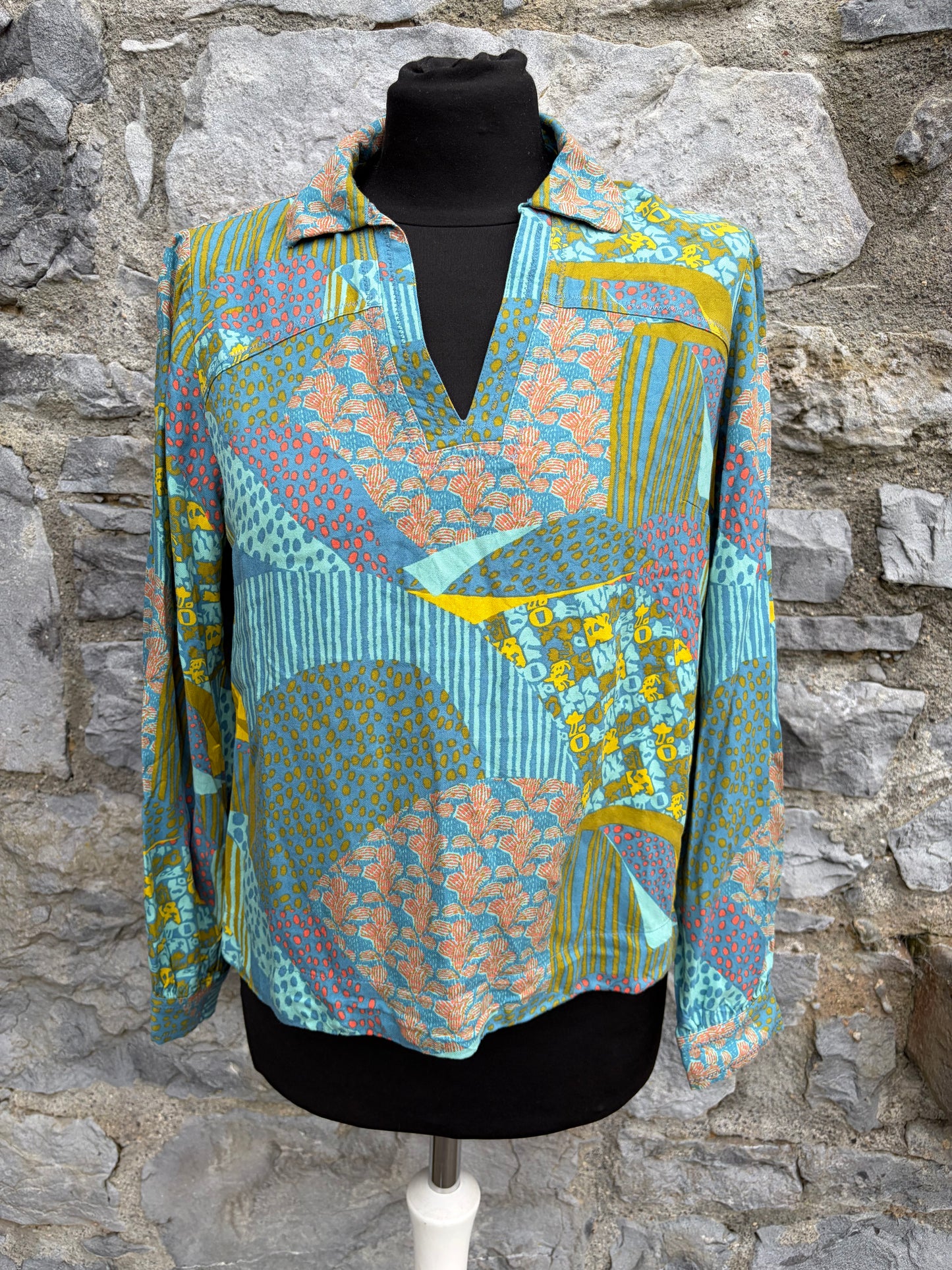 Blue abstract top uk 8