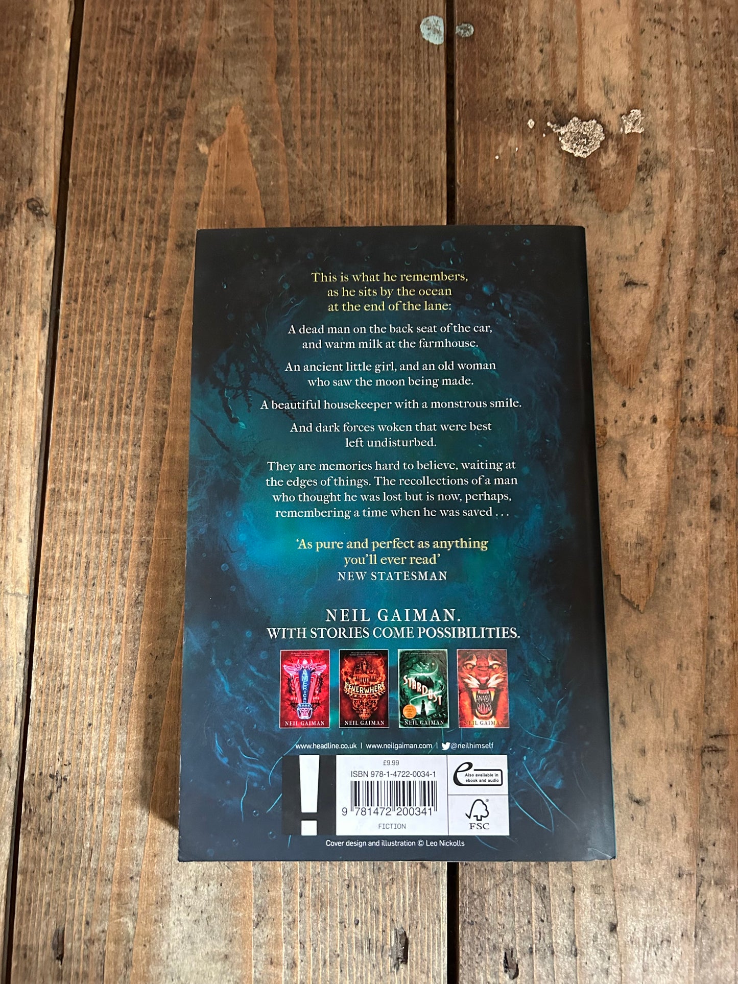 The ocean at the end of the lane by Neil Gaiman