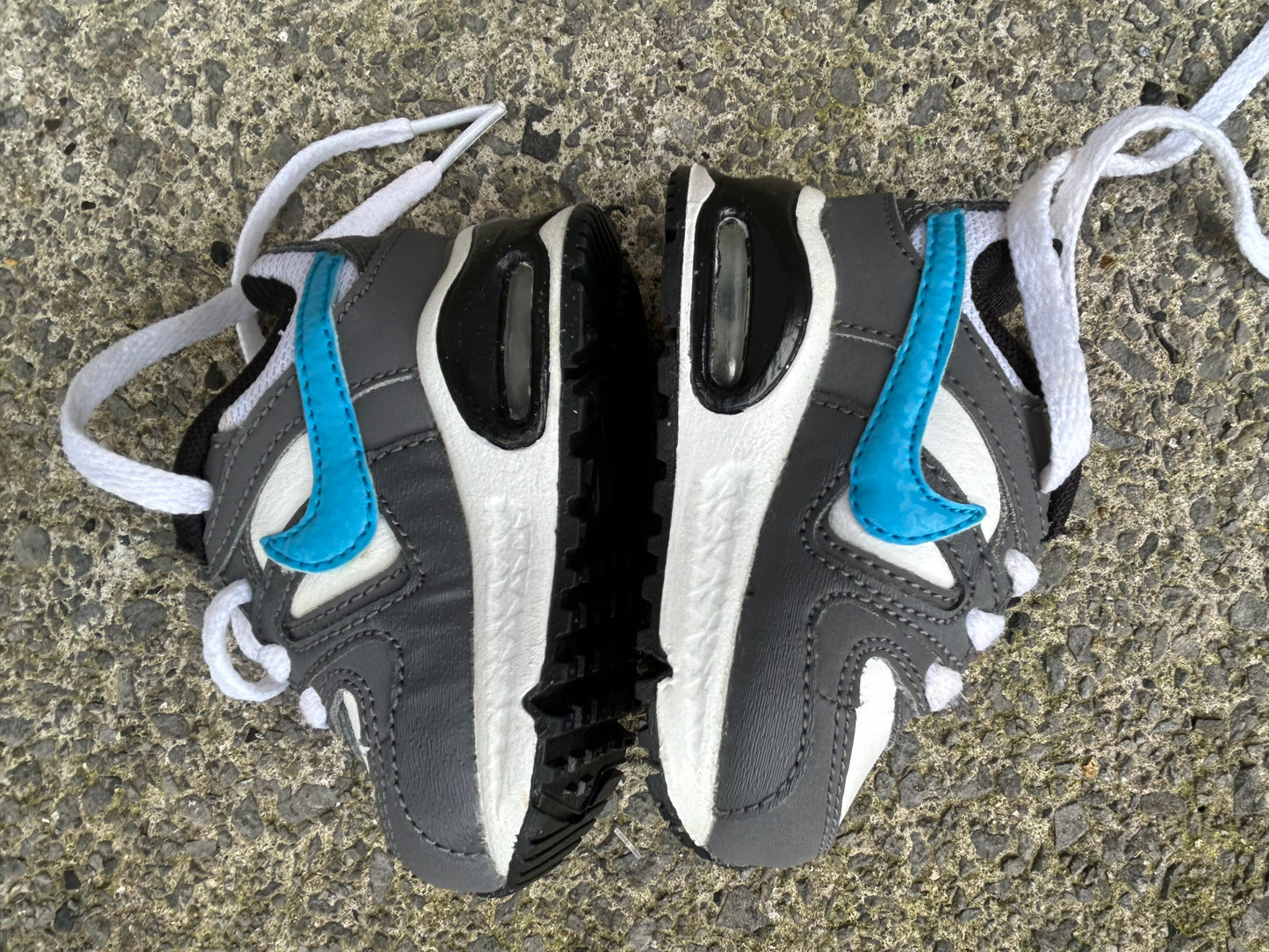 Black&white runners  uk 1.5 (eu 17)