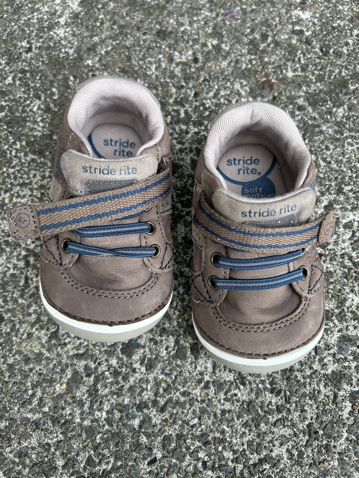 Stride rite brown shoes  uk 3 (eu 19)