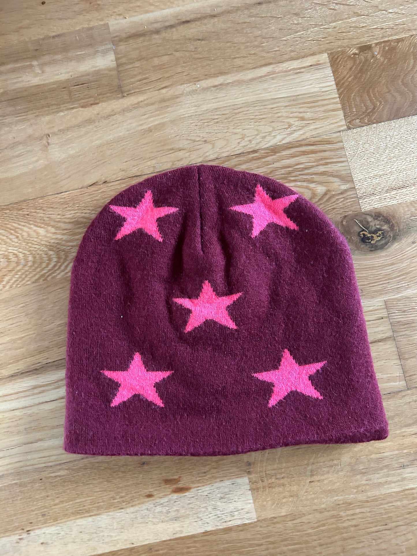 Maroon & pink stars hat  9-12y (134-152cm)