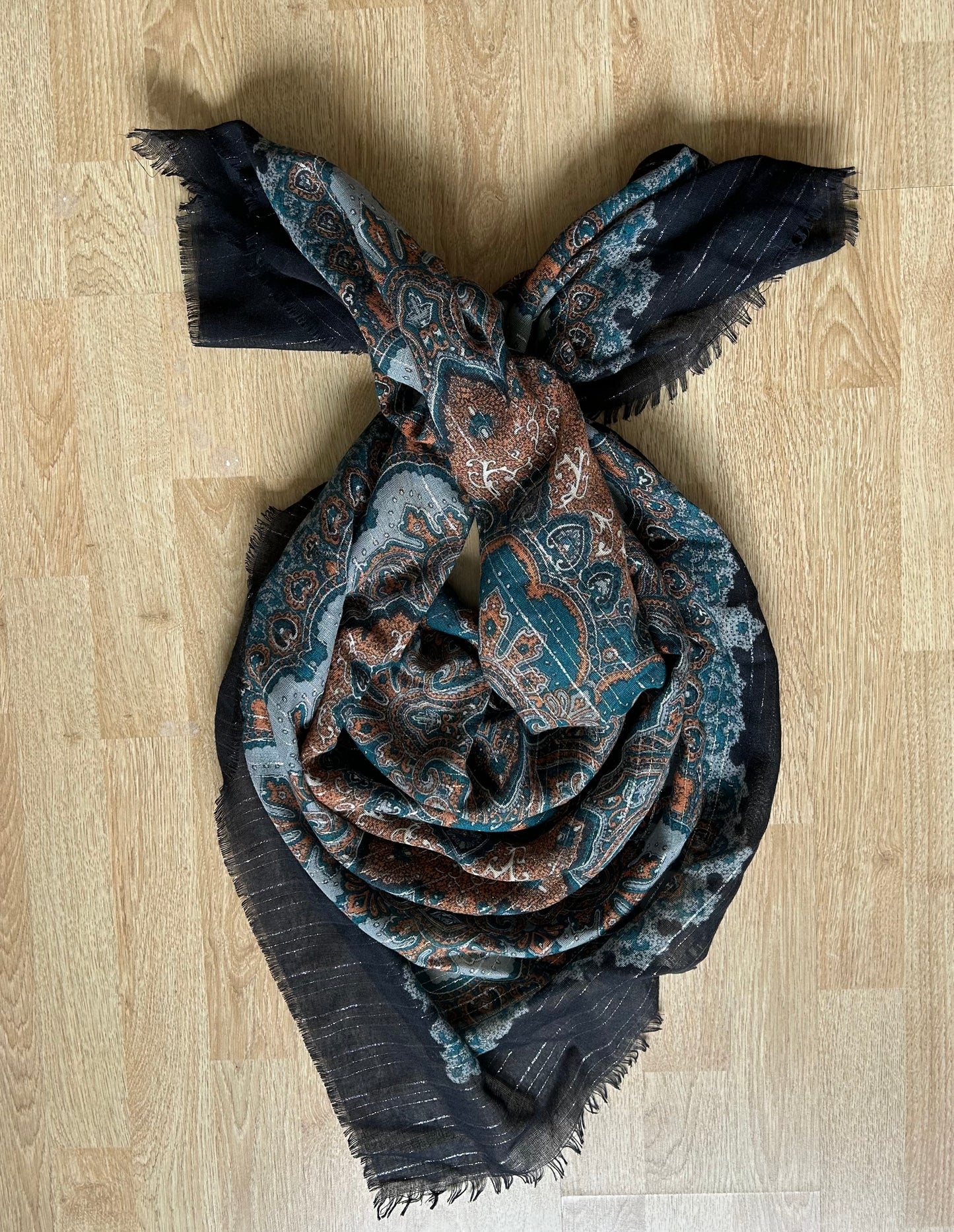 Green&orange shiny threads scarf