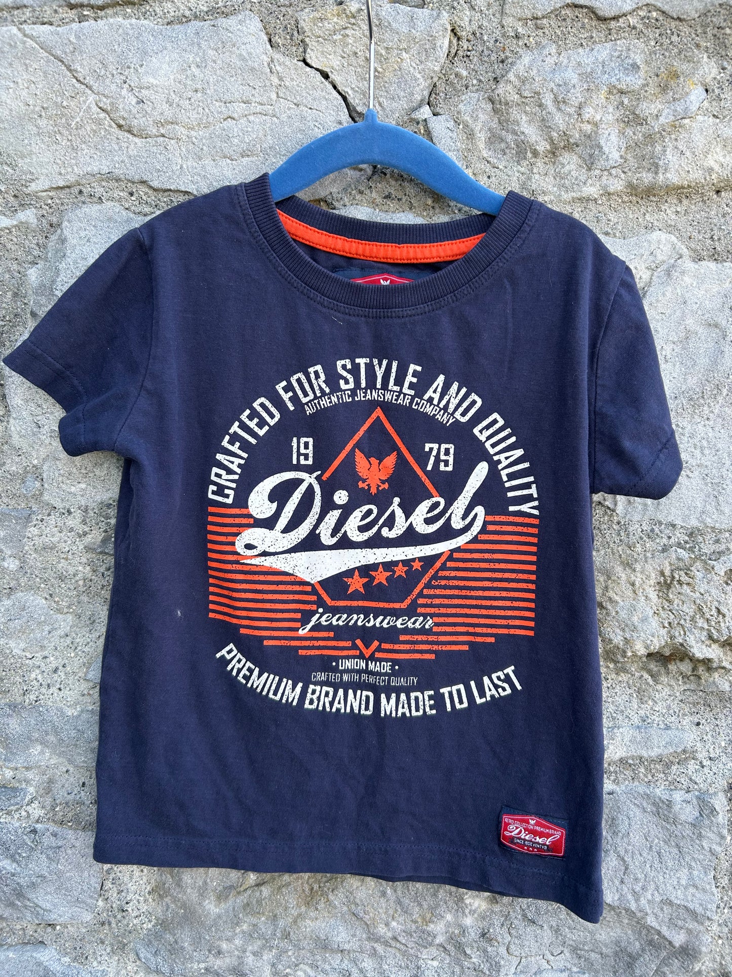 Navy logo T-shirt  3-4y (98-104cm)