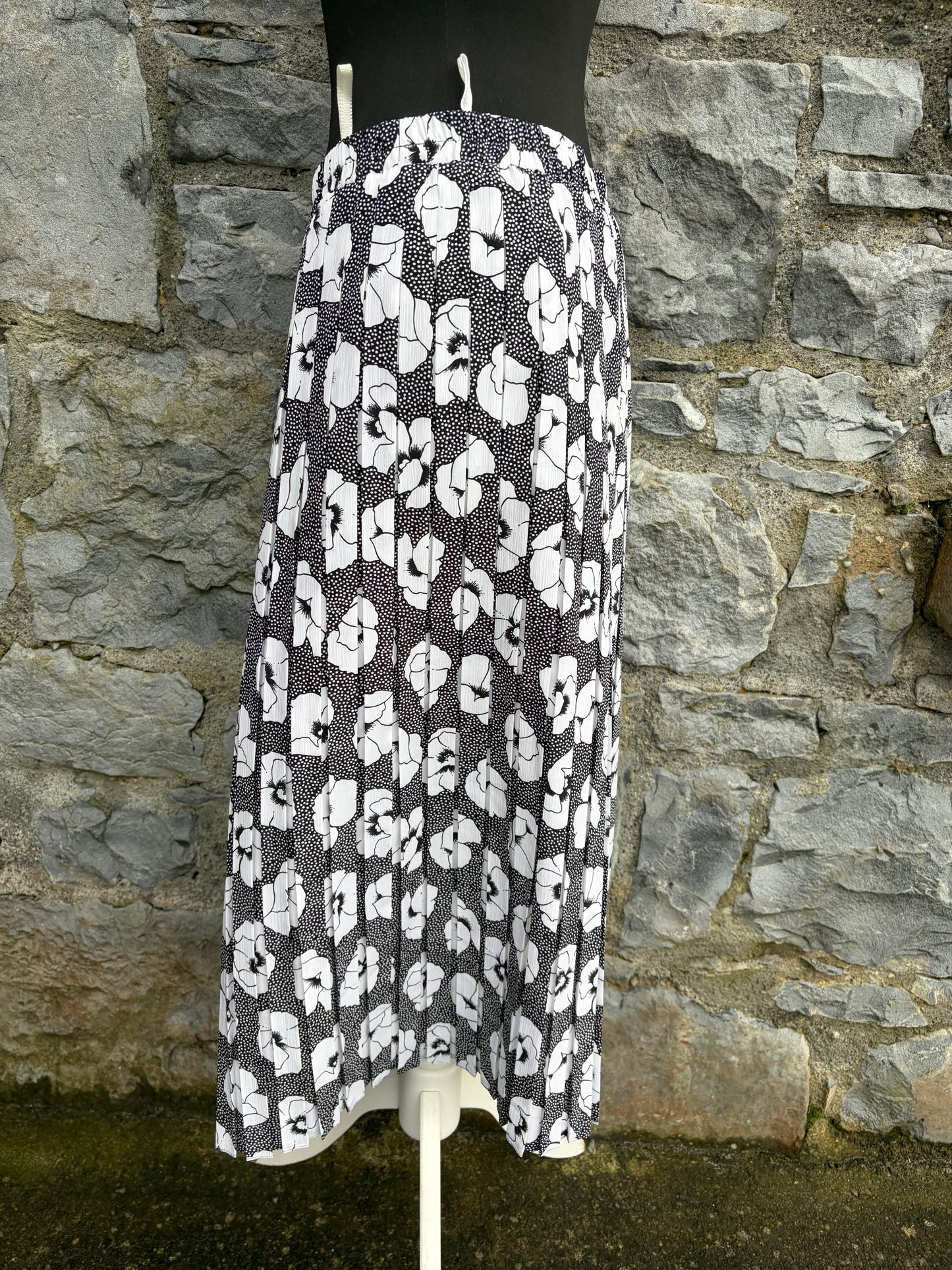 80s Black&white Flowers&dots skirt uk 10-12