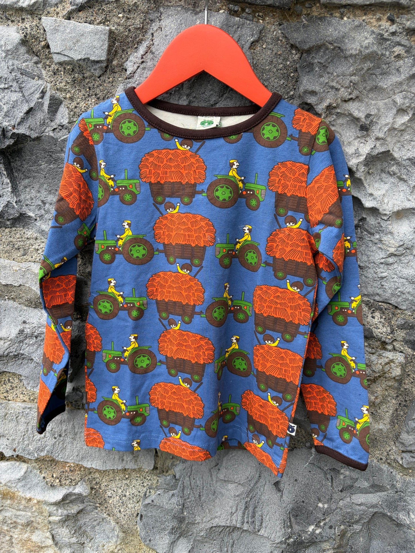 Tractors with hay blue top  3-4y (98-104cm)