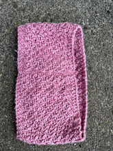 Load image into Gallery viewer, Pink loop scarf
