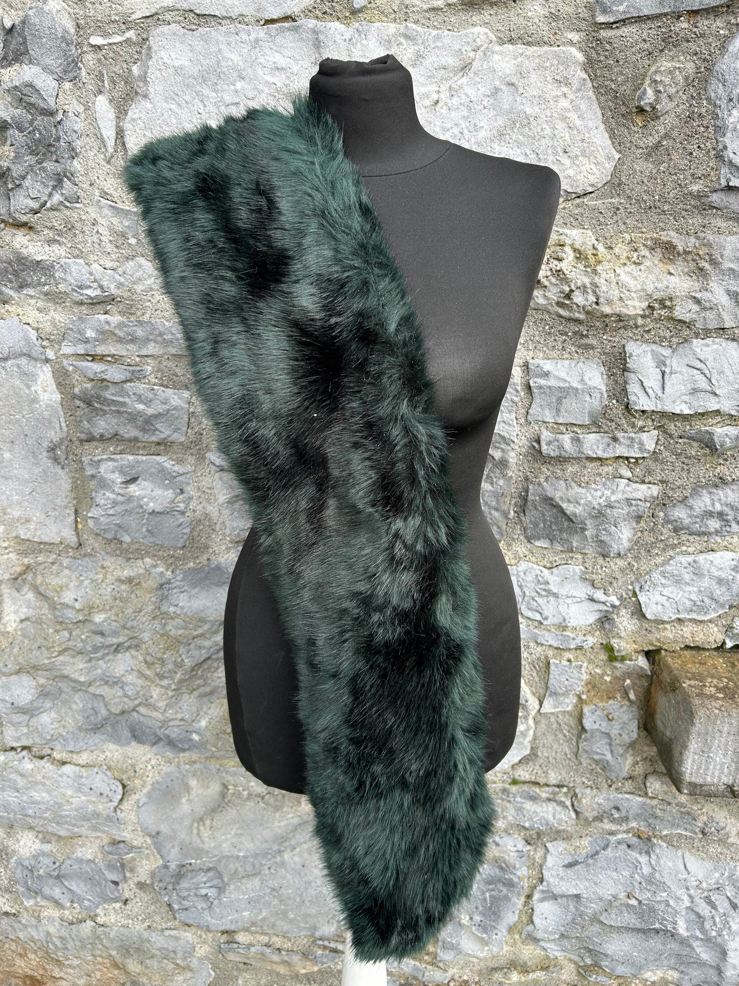 Dark green faux fur scarf