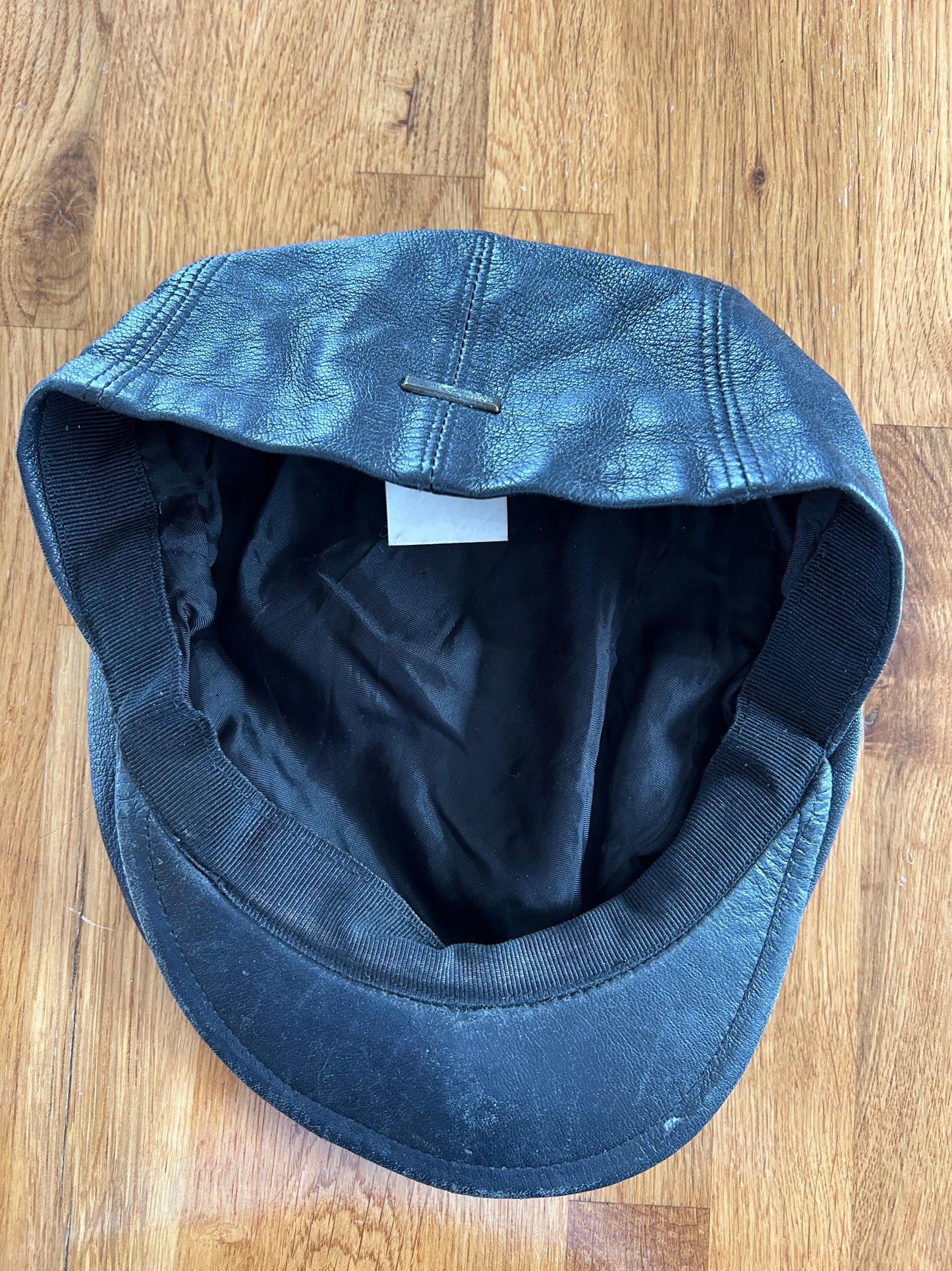 D&G leather newsboy cap