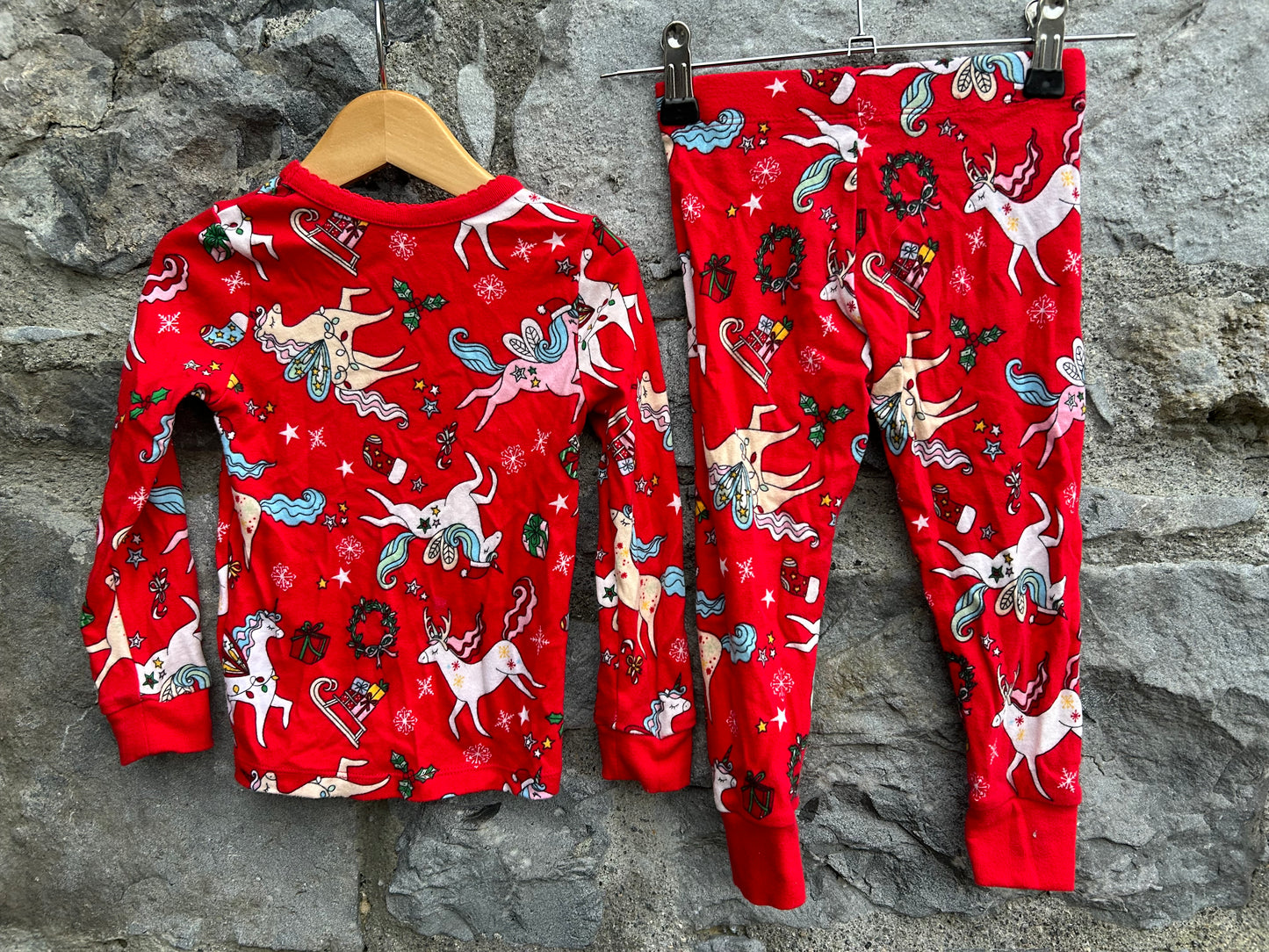 Christmas unicorns red pjs  2-3y (92-98cm)