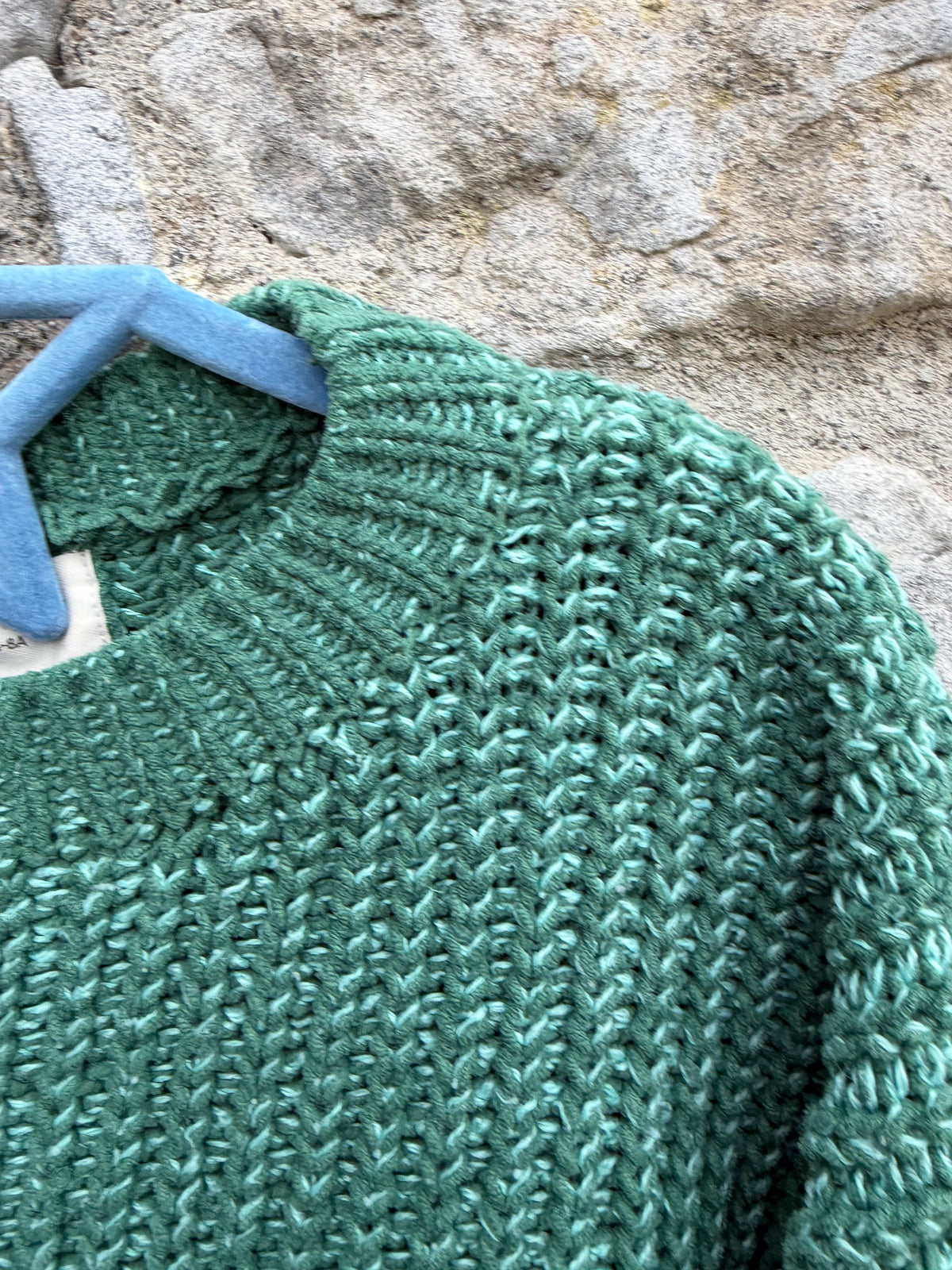 Green jumper  7-8y (122-128cm)