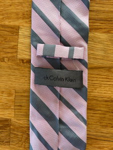 Pink&grey stripy tie