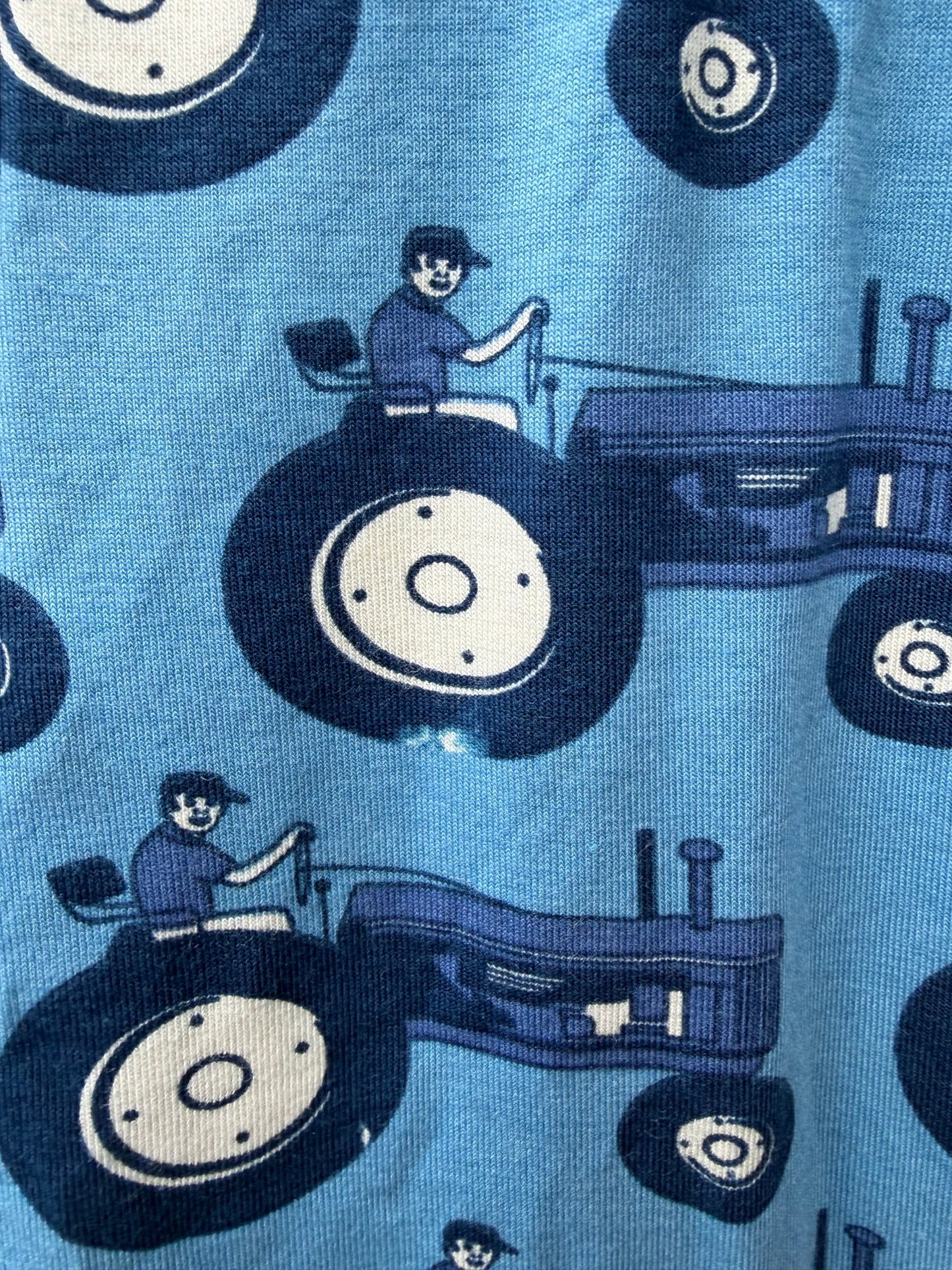 Tractors blue T-shirt  5-6y (110-116cm)
