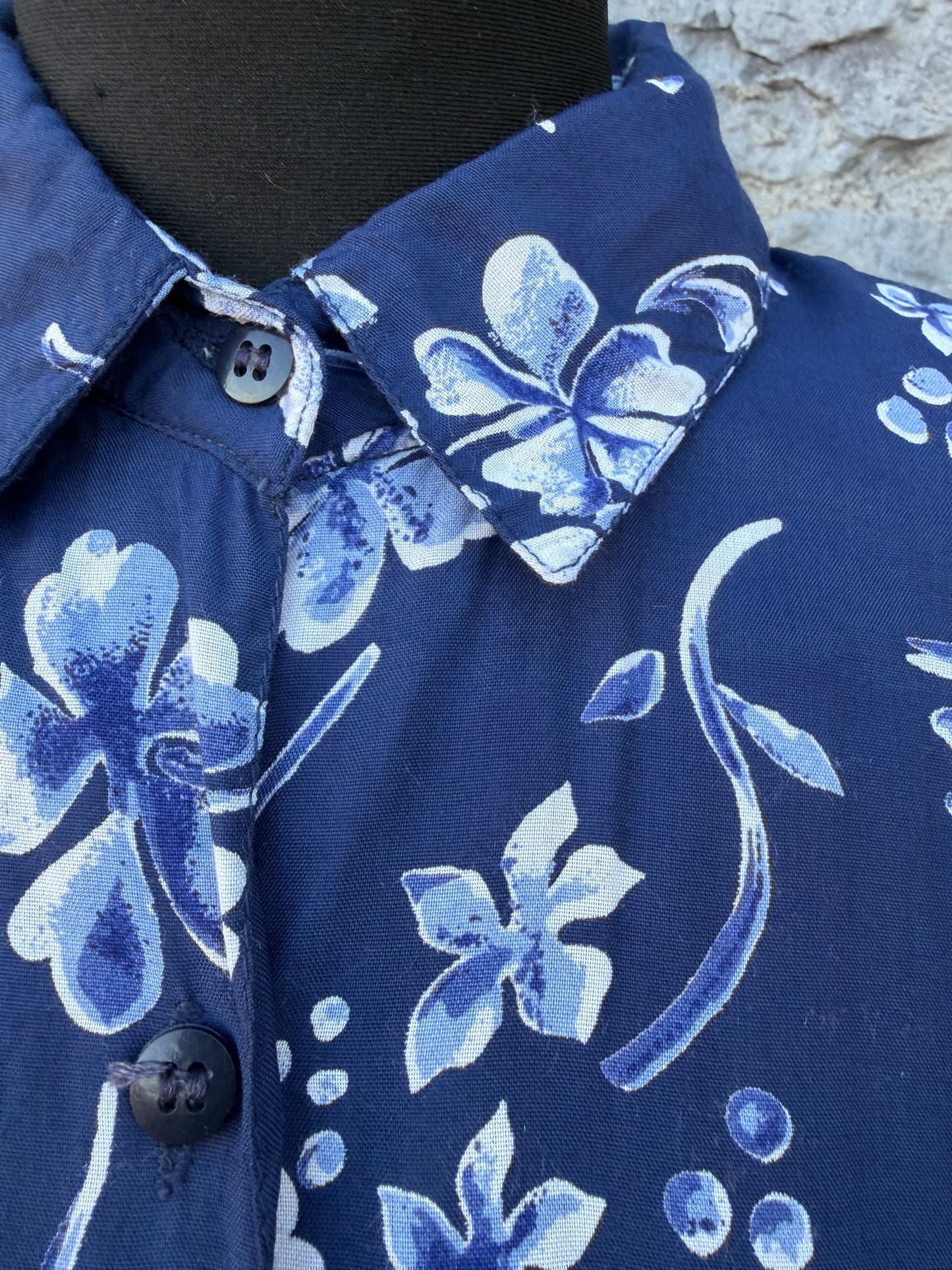 90s blue flowers navy shirt Small men