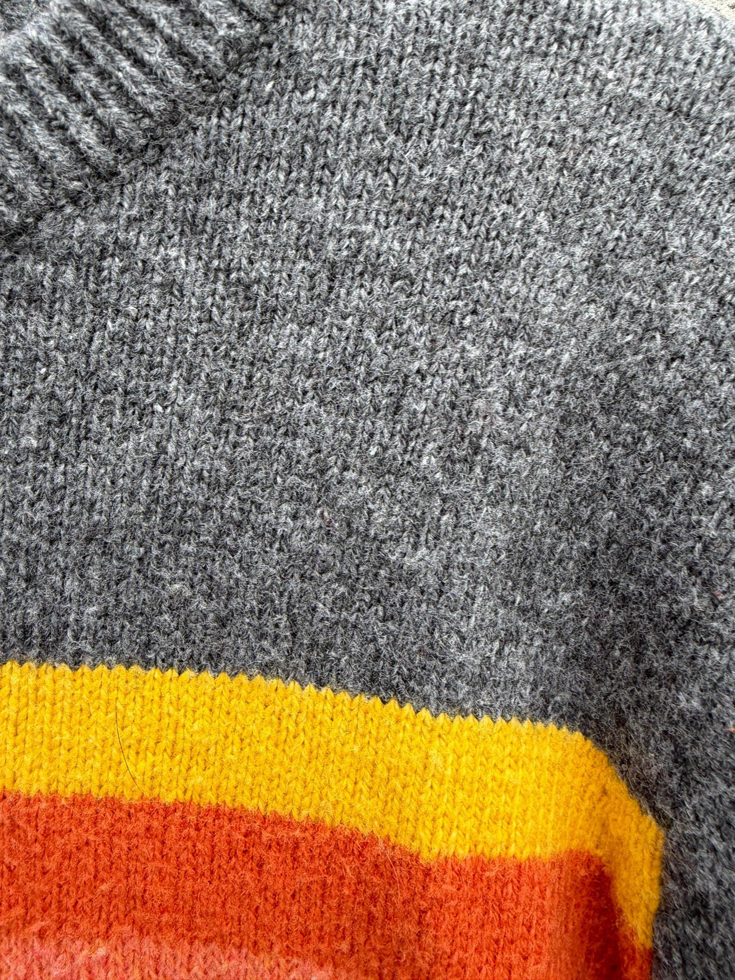 Orange stripes grey jumper  4-5y (104-110cm)
