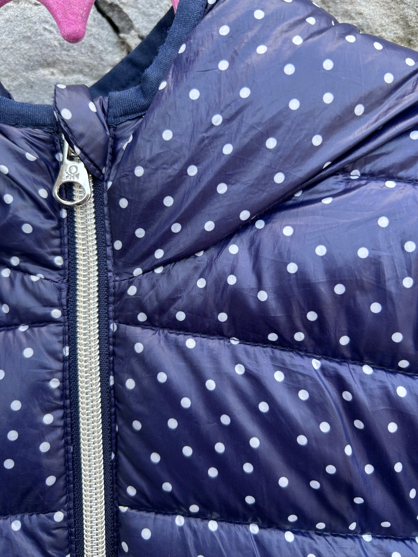 Spotty navy puffy jacket  11-12y (146-152cm)