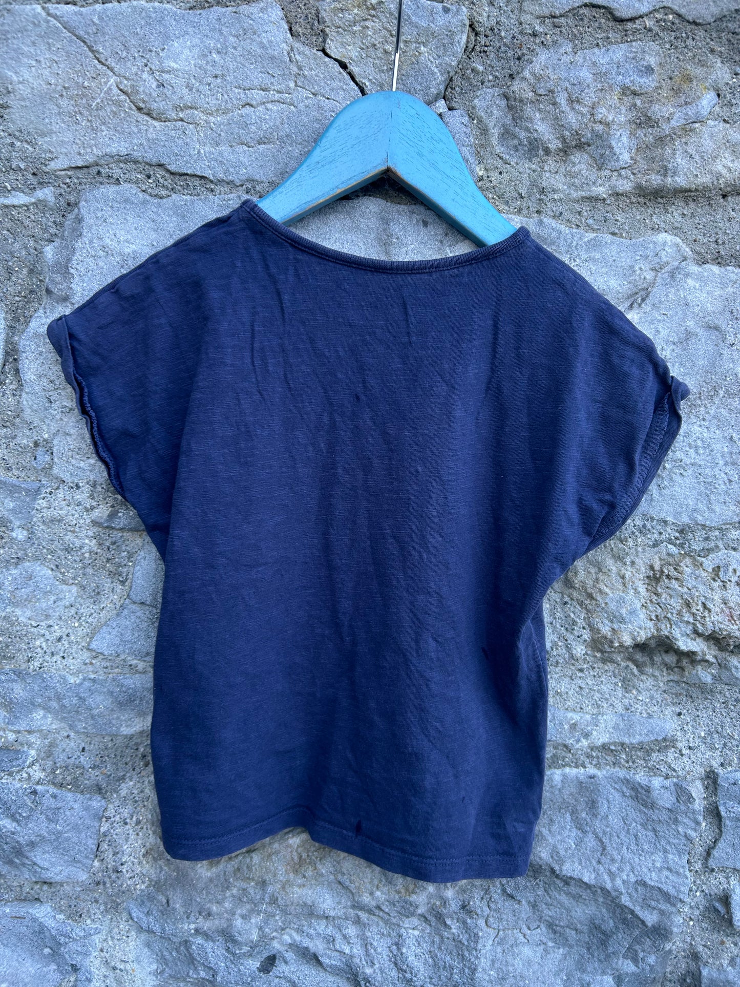 Rainbow love navy T-shirt 6y (116cm)