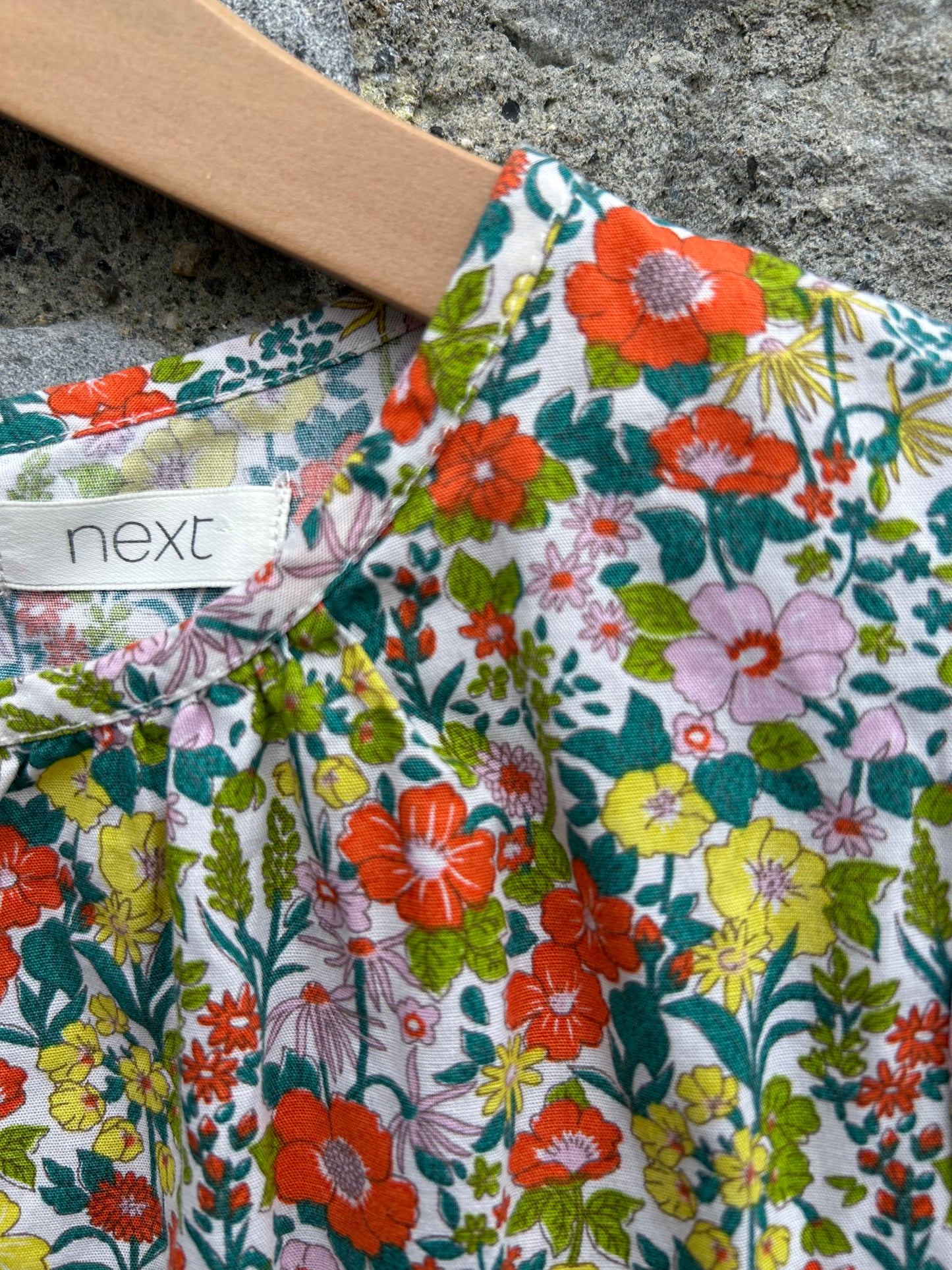 Red&green floral dress  4-5y (104-110cm)