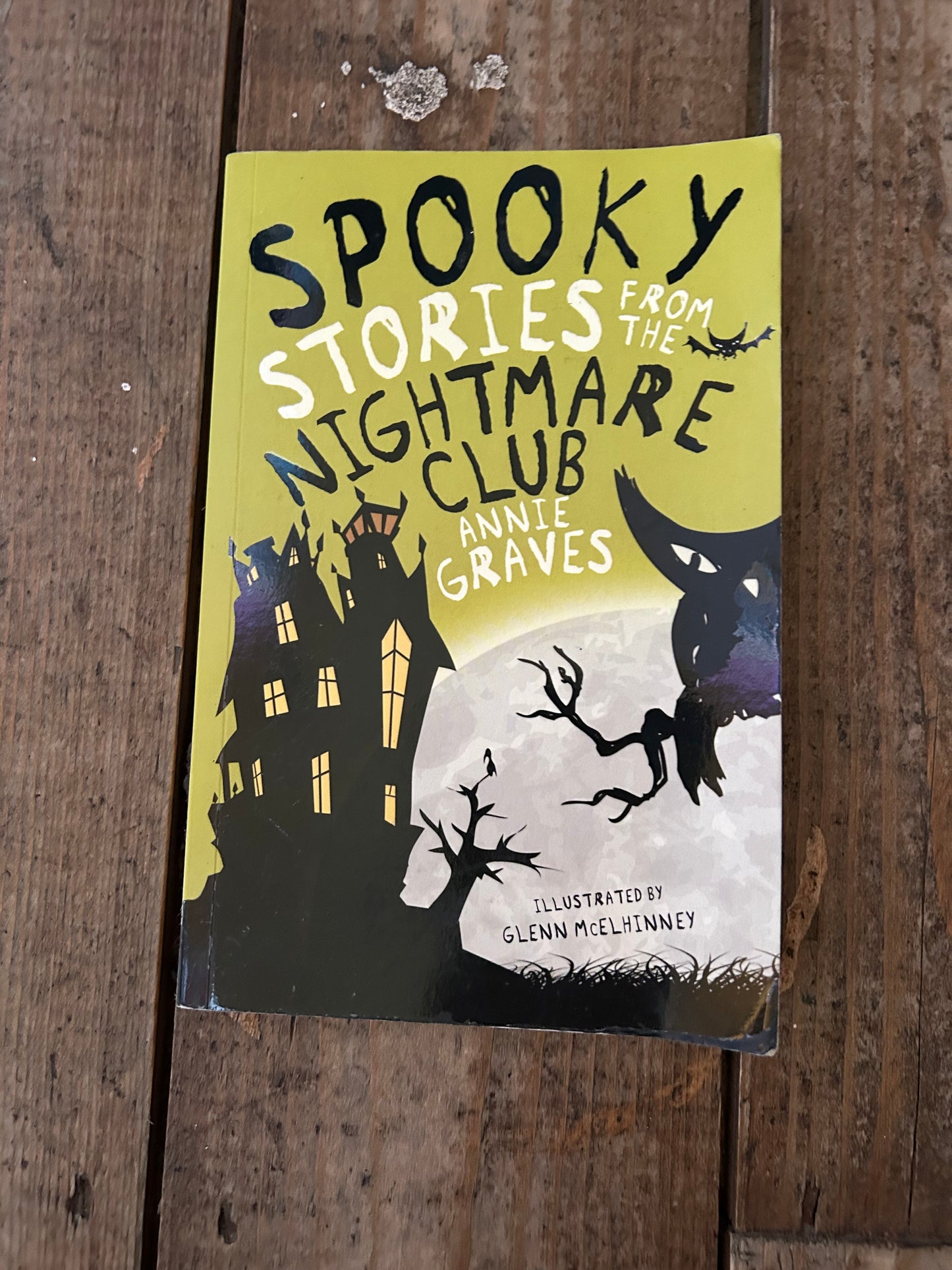 Spooky stories from  the nightmare club by Annie Graves