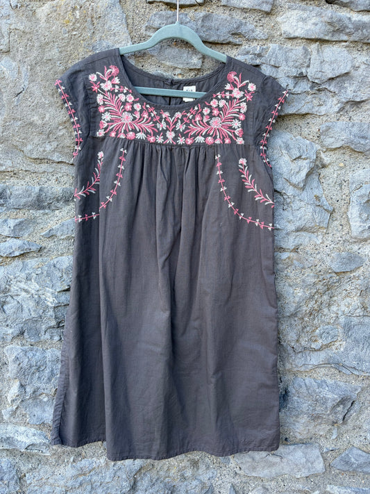 Embroidered grey dress 10y (140cm)