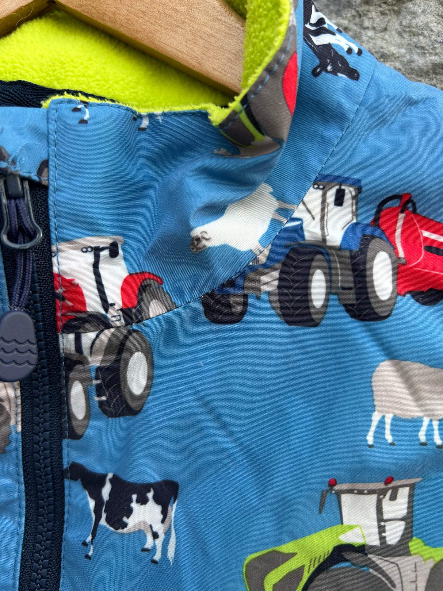 Tractors blue gilet  7-8y (122-128cm)