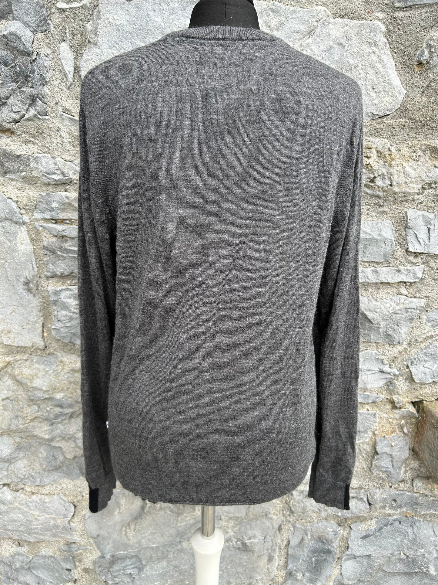 Grey woolly jumper Small