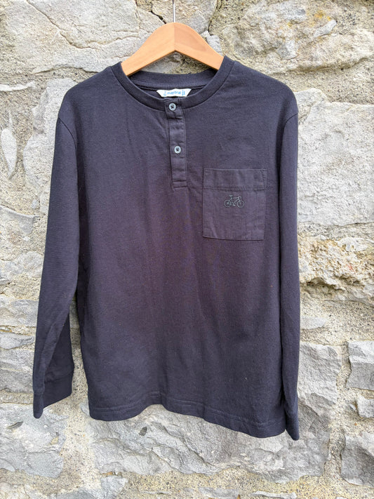 Navy top  6-7y (116-122cm)