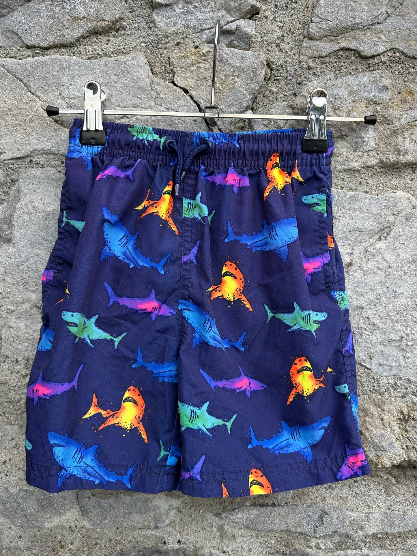Colourful sharks navy shorts 5-6y (110-116cm)