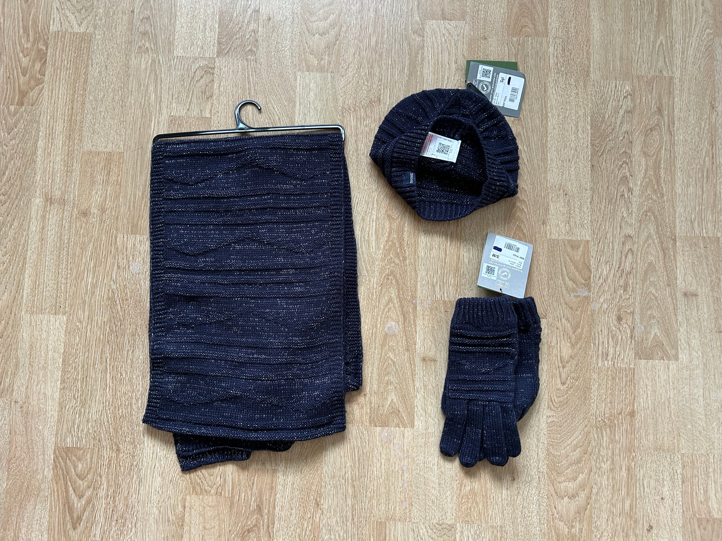 Scarf, hat & gloves set   S/M