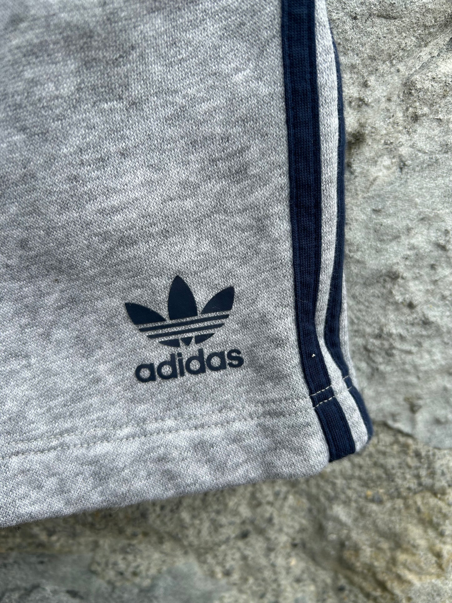 Grey shorts  3-6m (62-68cm)
