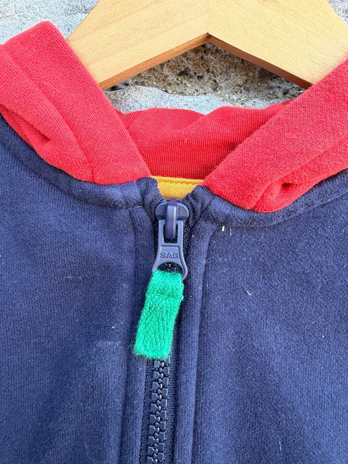 Navy&red hoodie 4-5y (104-110cm)