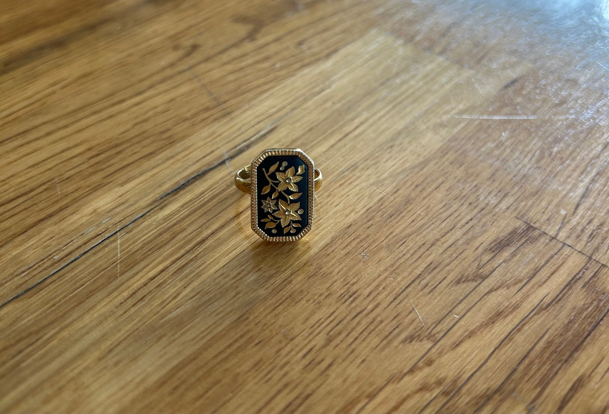 Floral adjustable ring