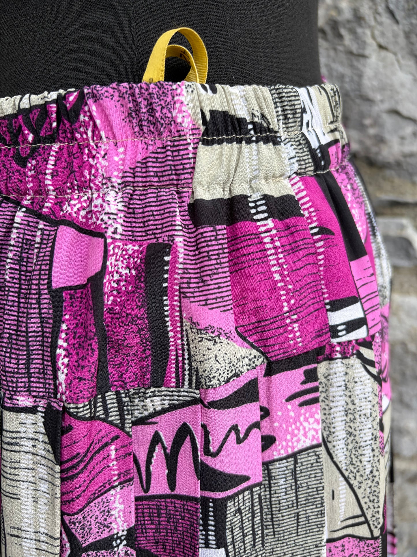 90s pink geometric pleated skirt uk 10-12