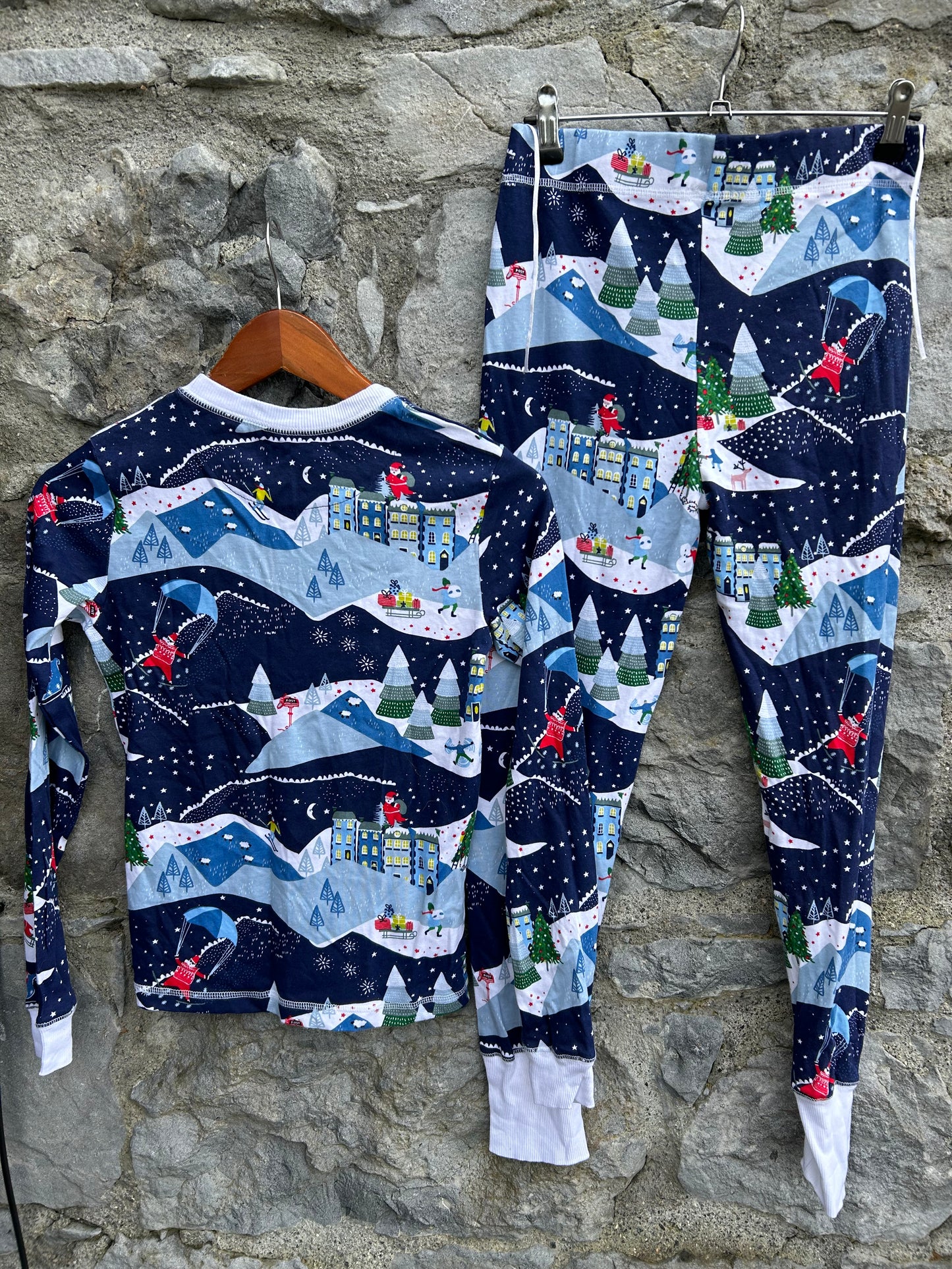 Winter wonderland navy pjs  11-12y (146-152cm)