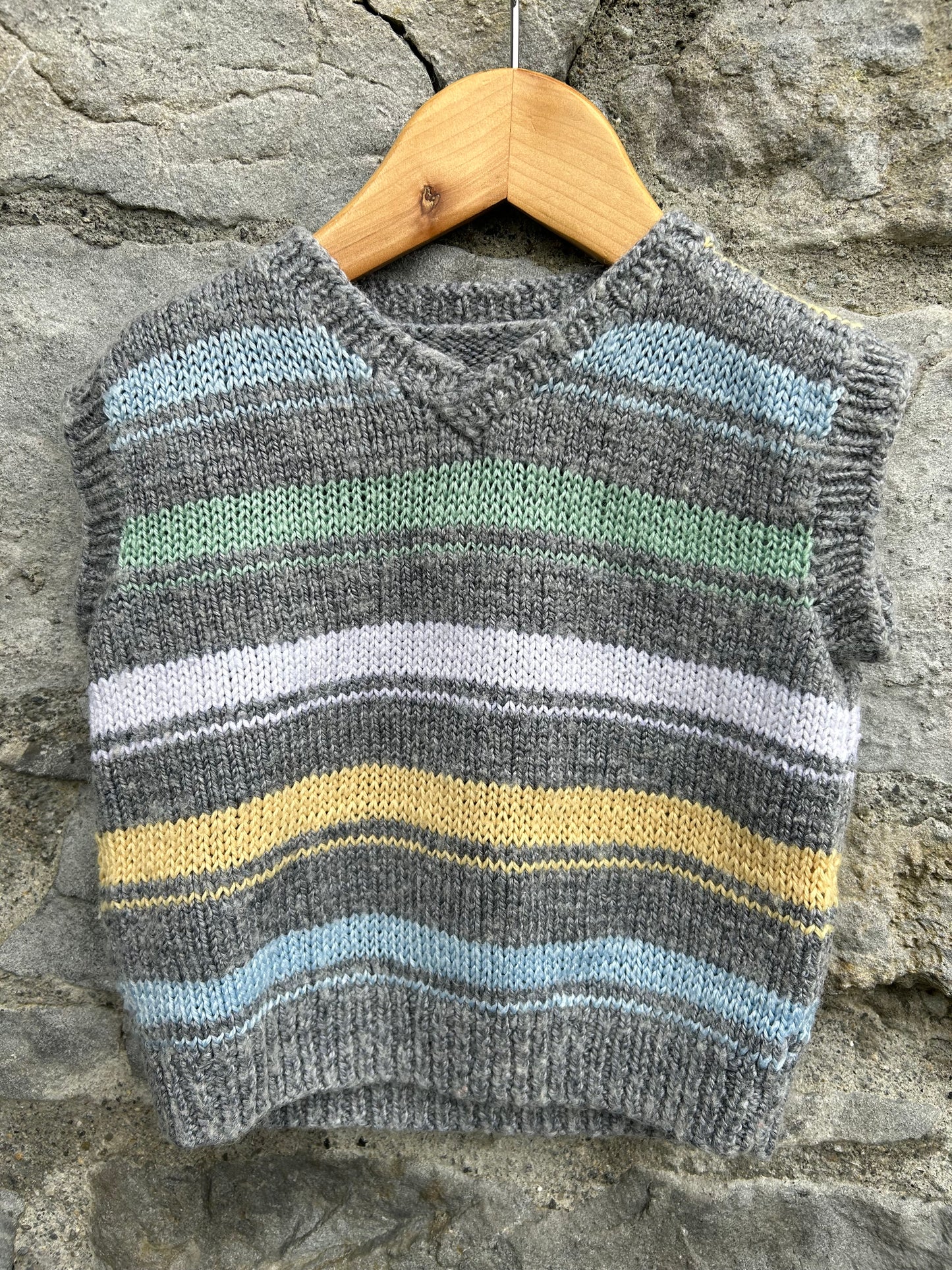 Grey stripy gilet  12-18m (80-86cm)