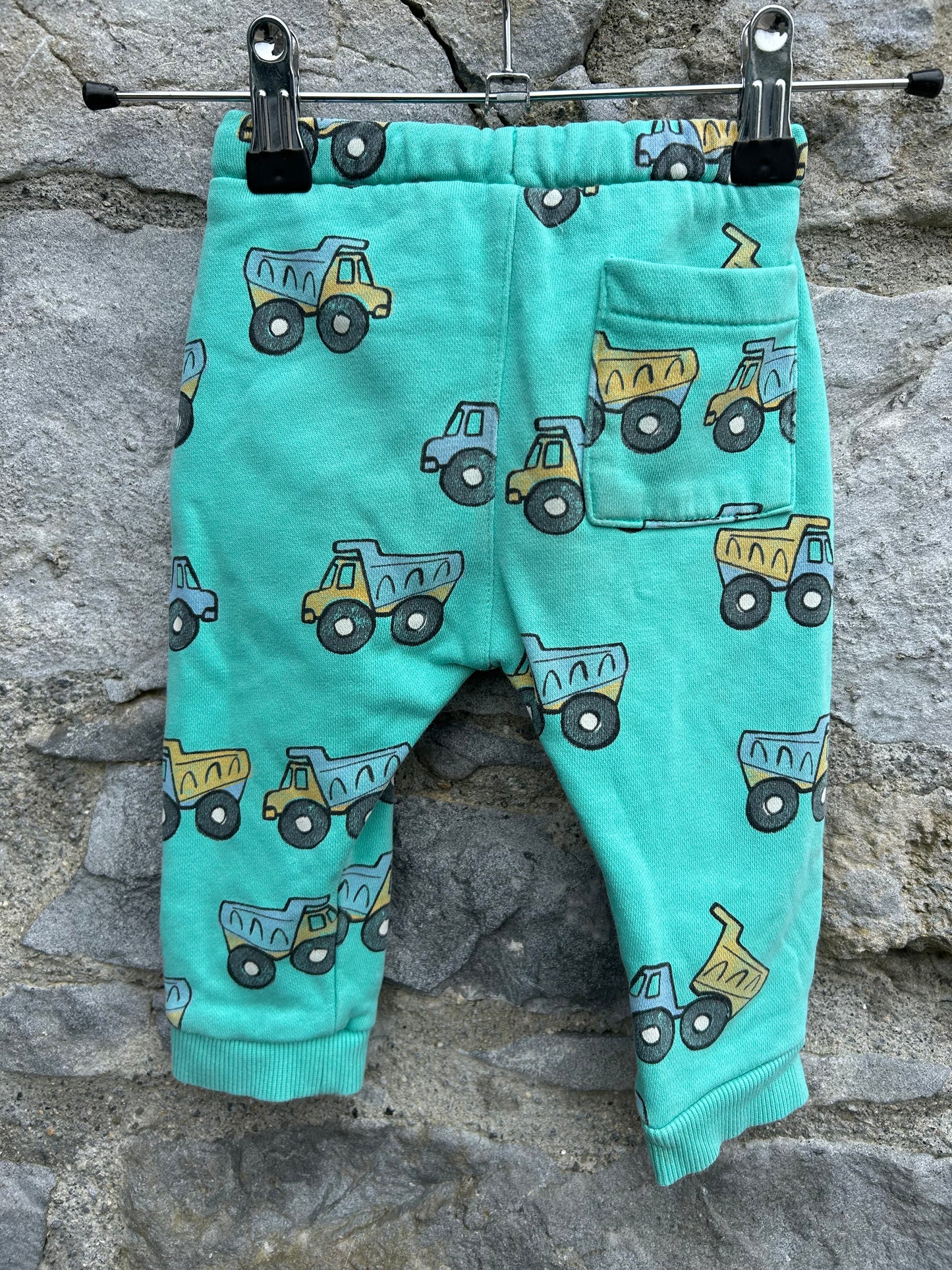 Trucks green pants  6-9m (68-74cm)