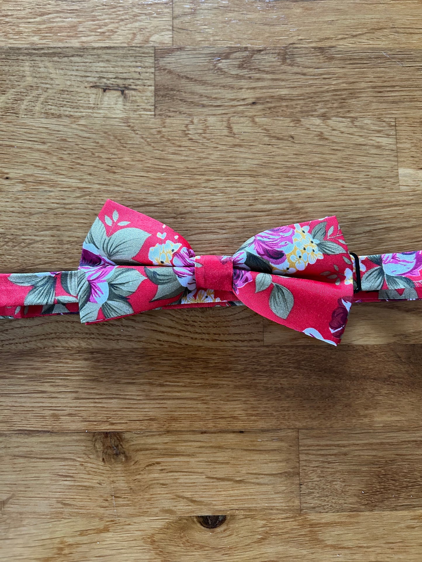 Red flower  bow tie