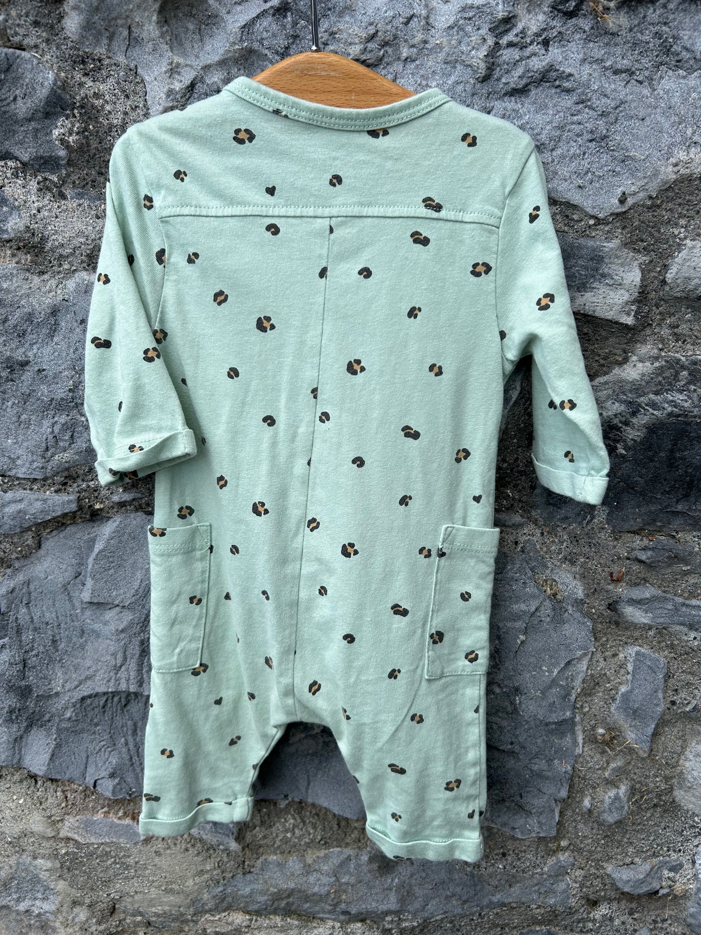 Small leopard pattern green onesie  0-1m (50-56cm)