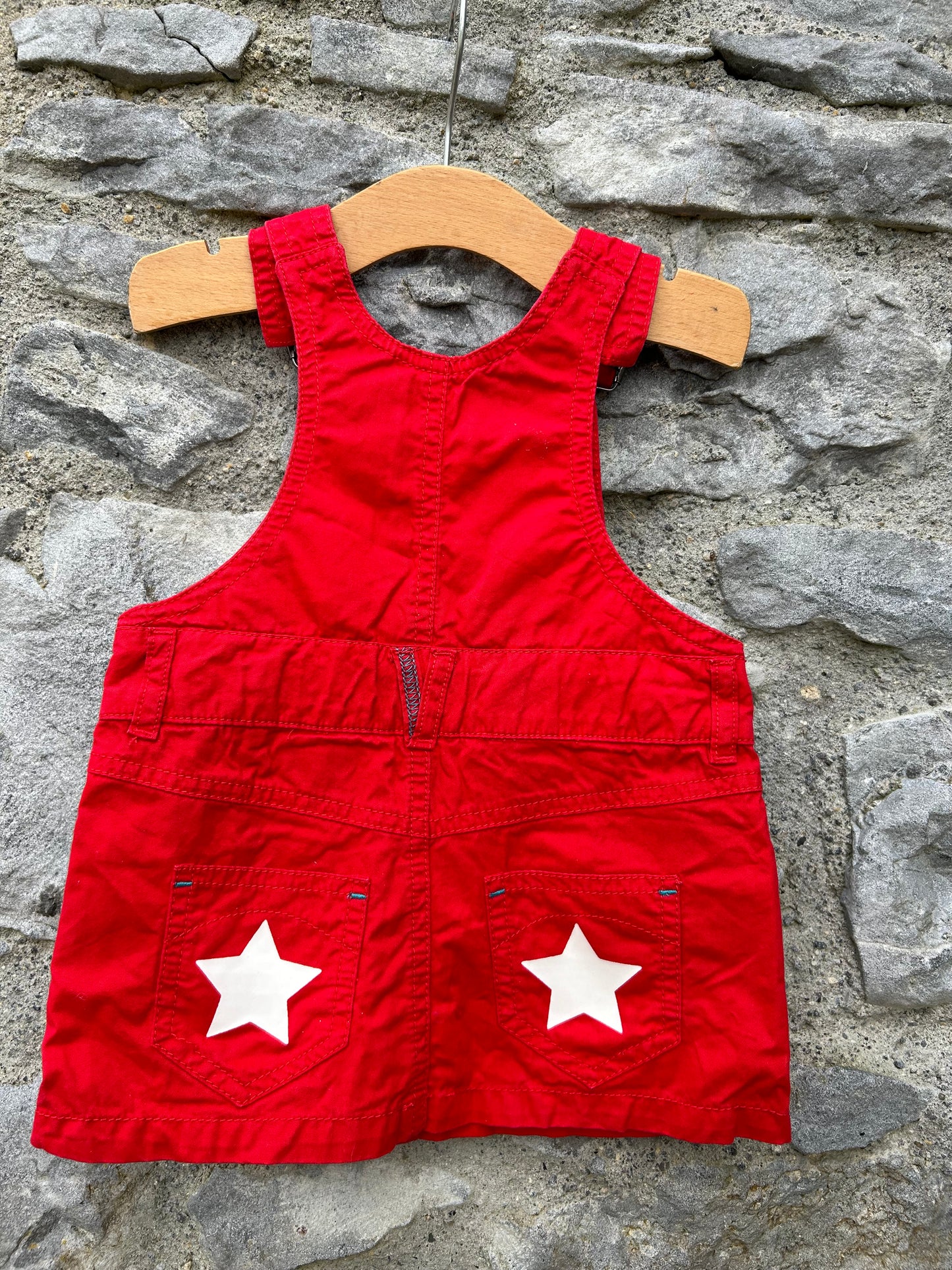 Red pinafore 9m (74cm)