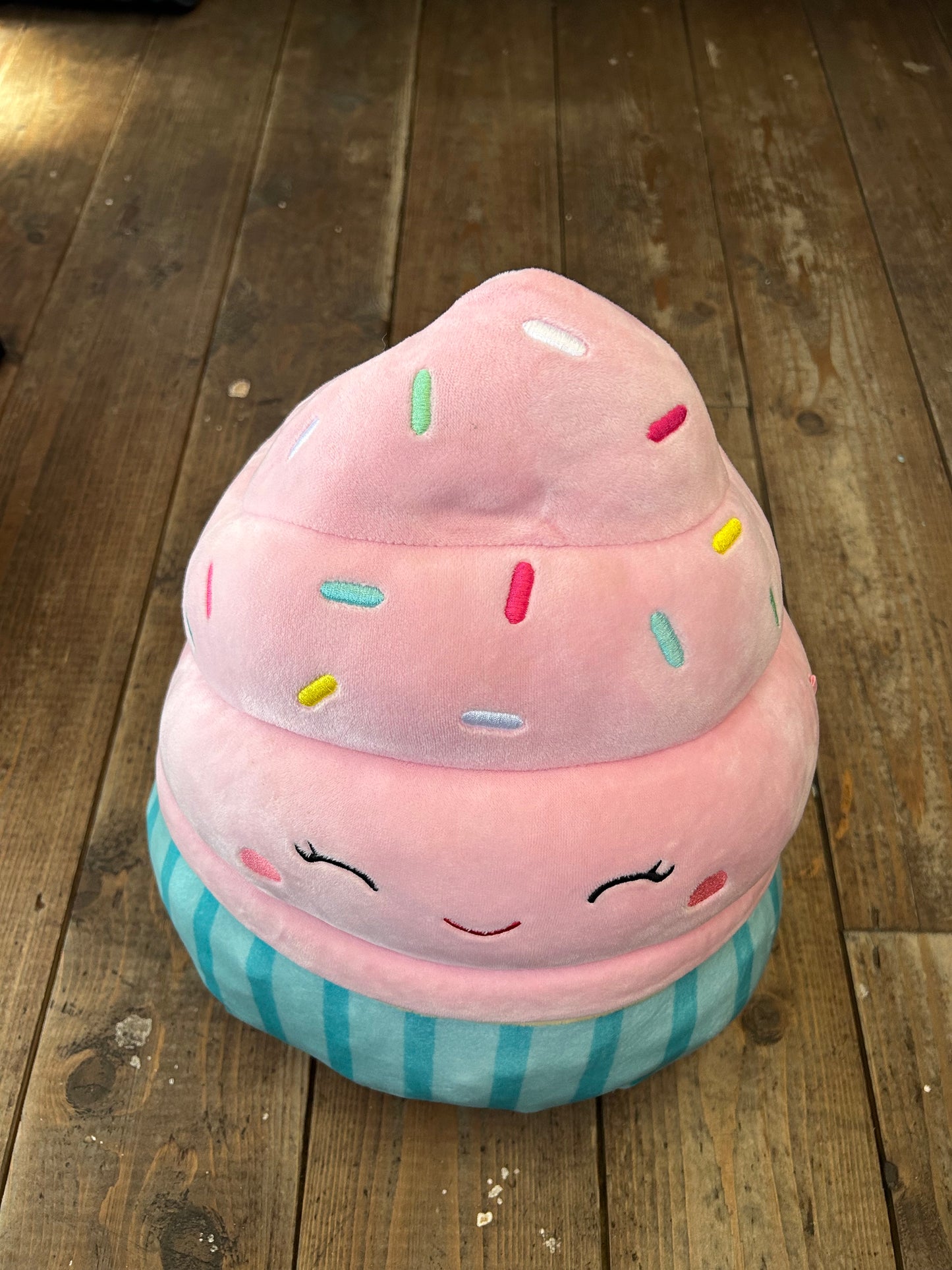 Cupcake squishmallow