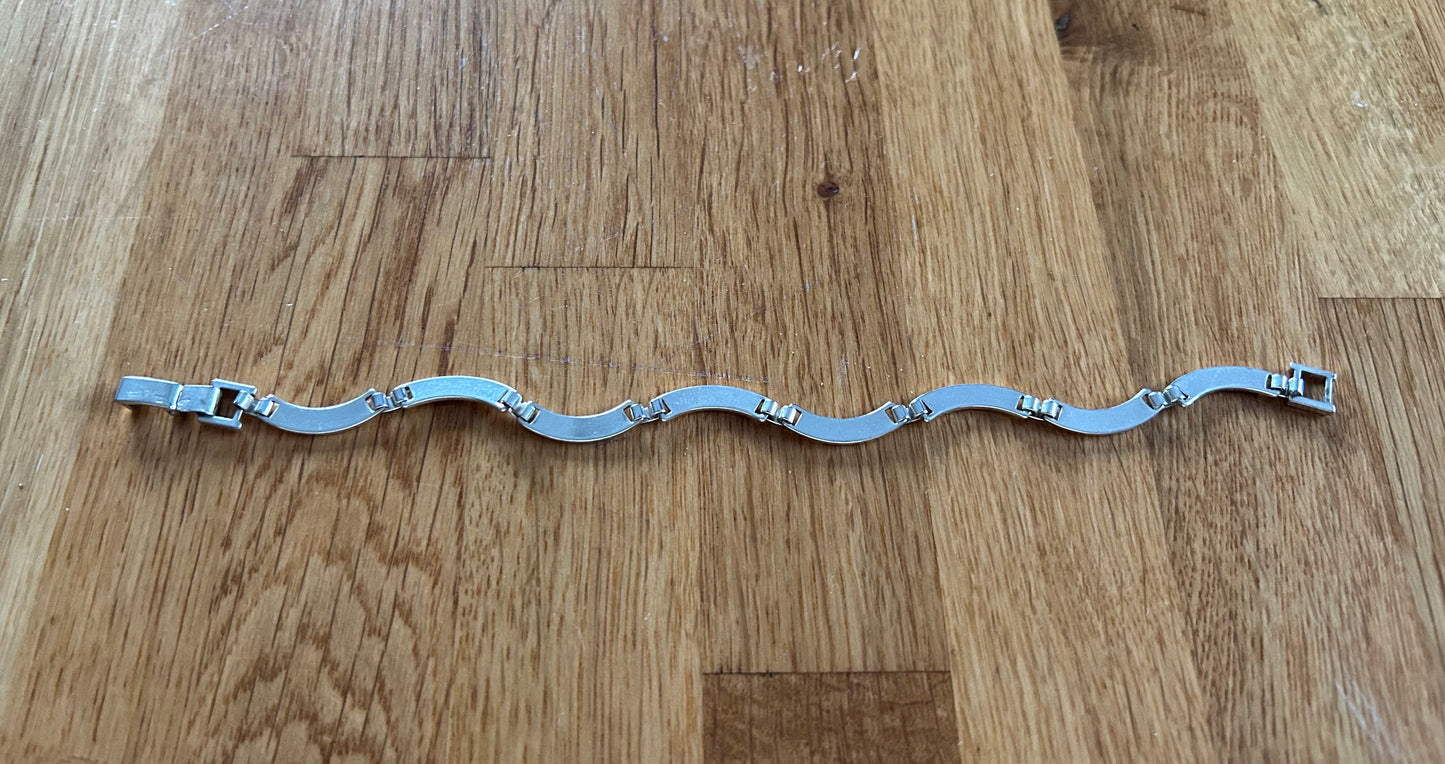 Wavy bracelet