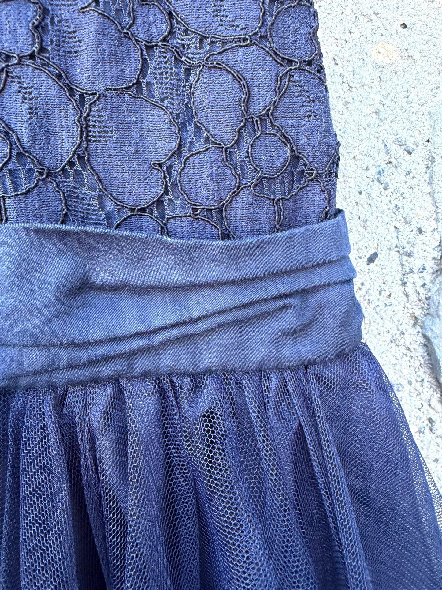 Navy tulle dress  7-8y (122-128cm)