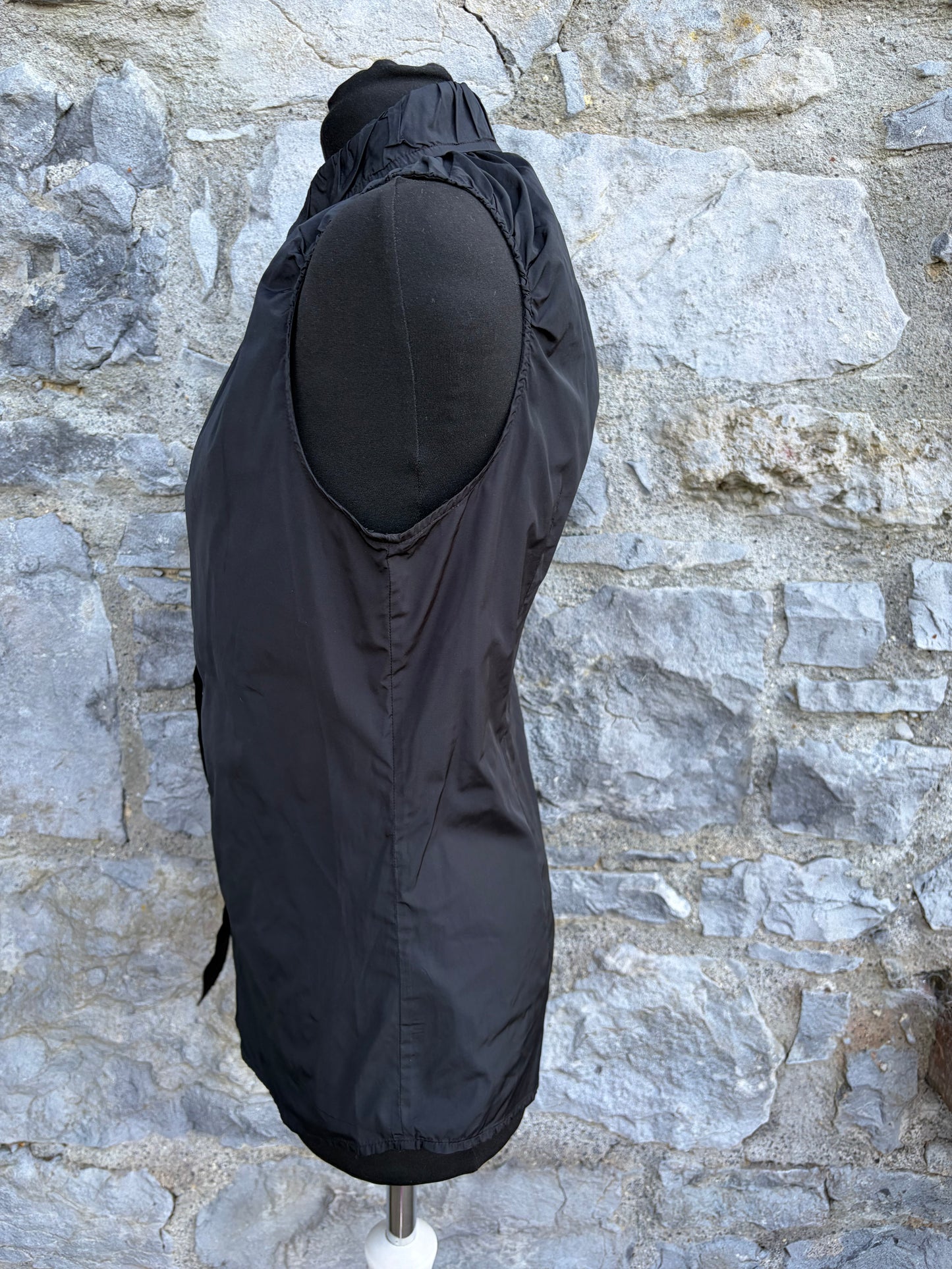 Black sleeveless shirt uk 8-10