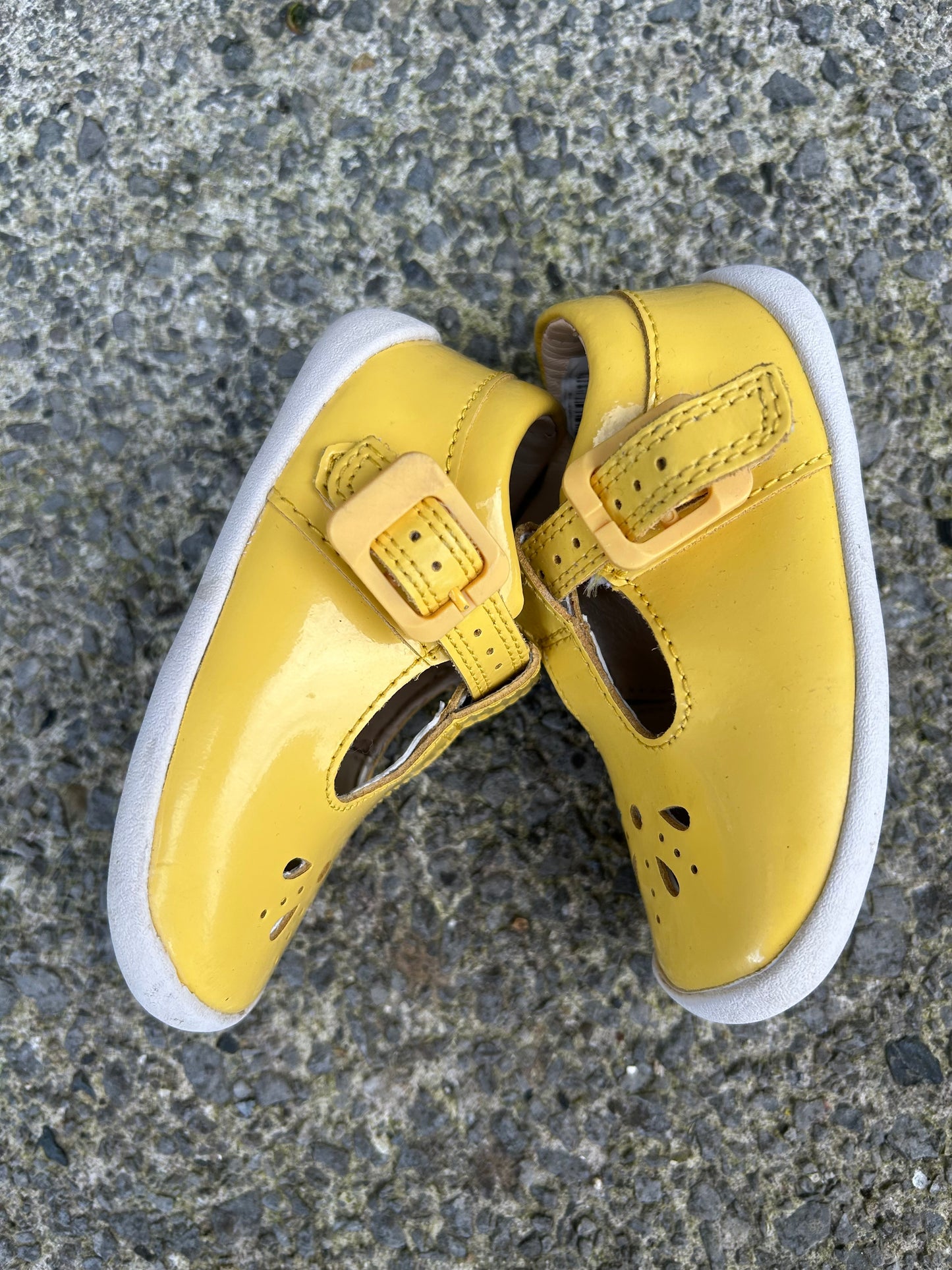 Yellow patent T-bar shoes  uk 3.5G (eu 19)
