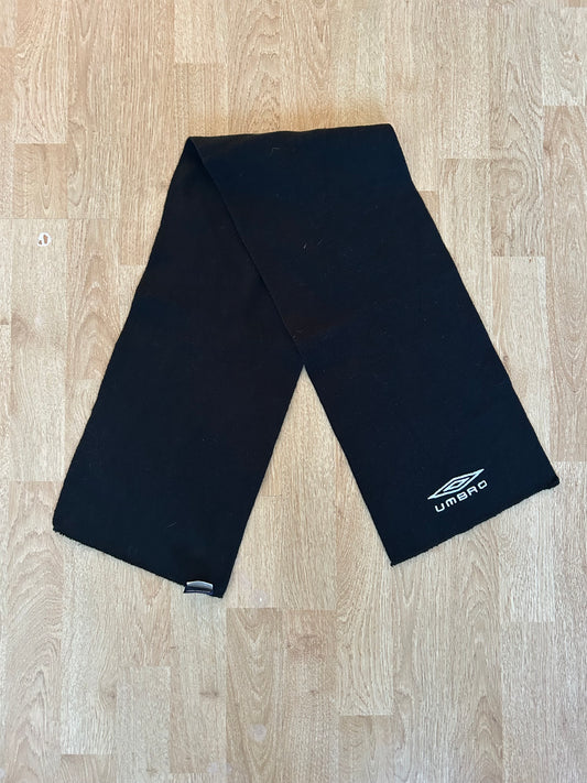 Umbro black scarf