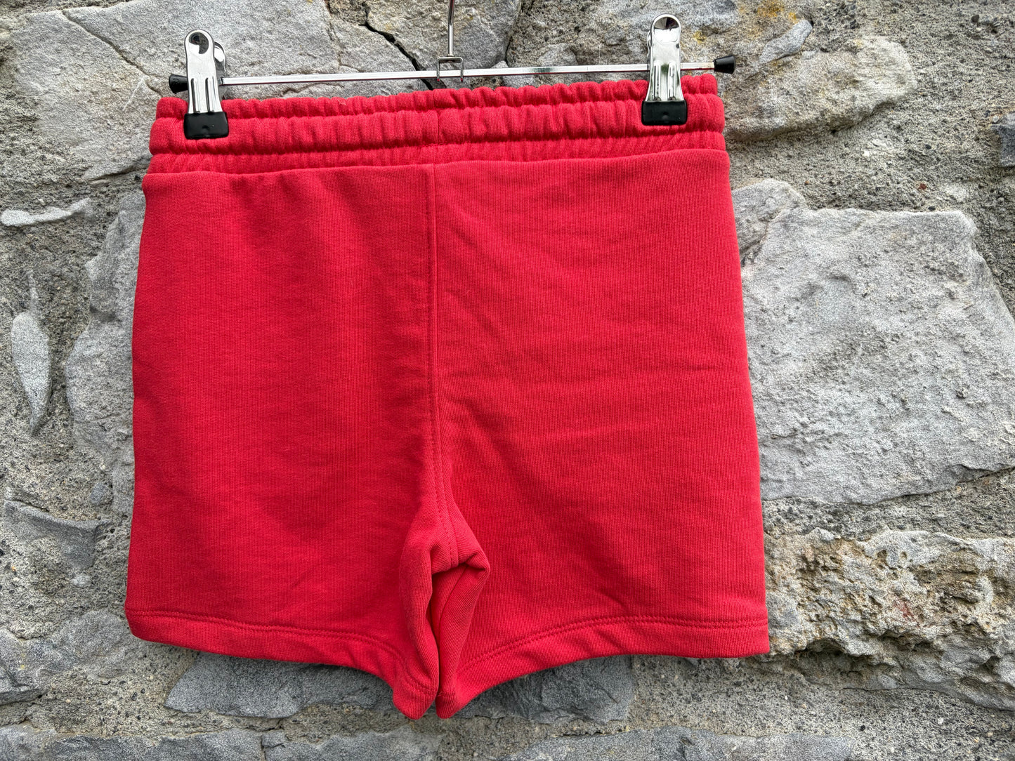 Red shorts  5-6y (110-116cm)