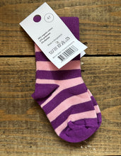 Load image into Gallery viewer, Purple&amp;pink stripy socks   19/21
