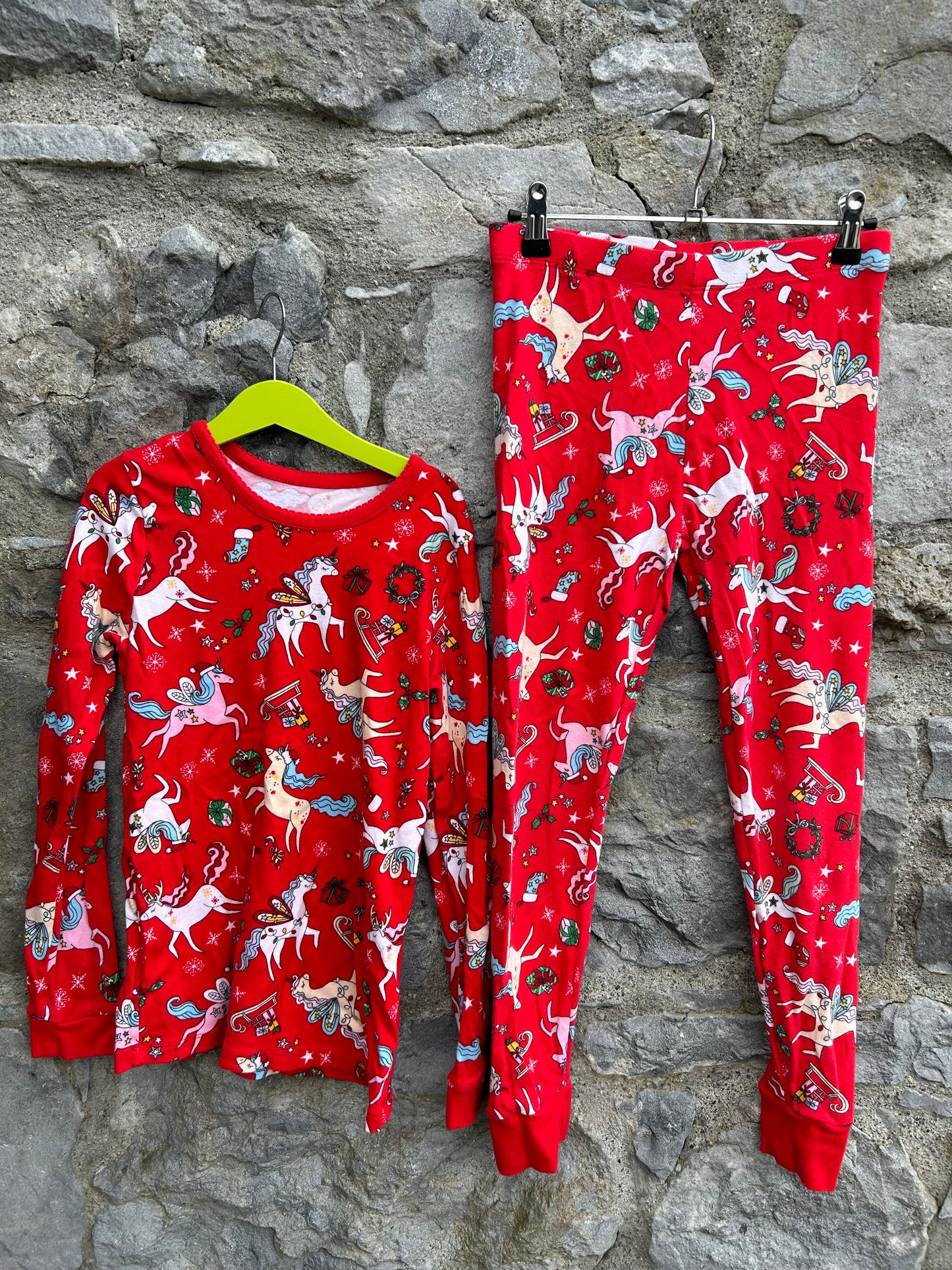 Christmas unicorns red pjs  11-12y (146-152cm)