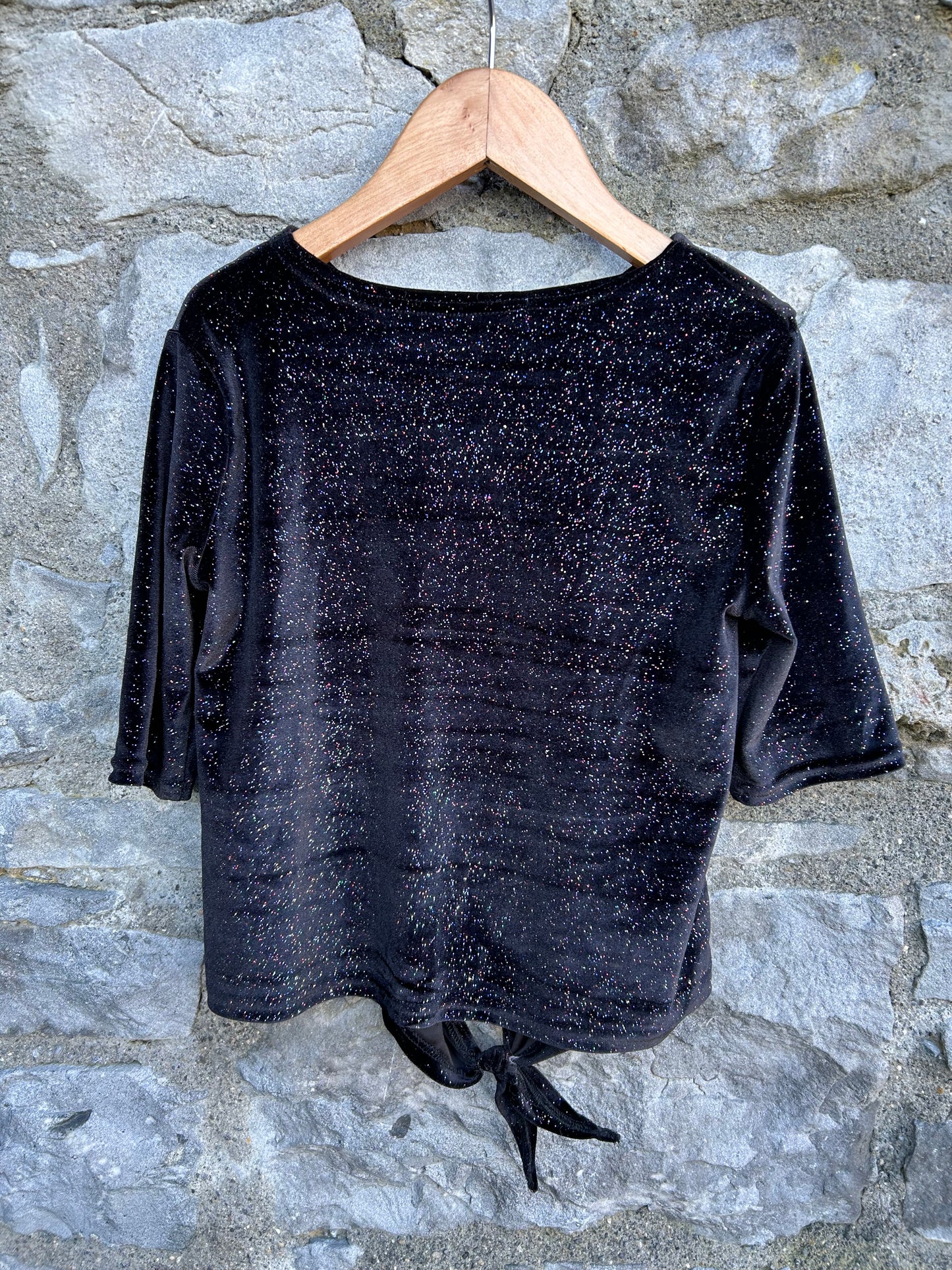 Black sparkly loose top  9y (134cm)