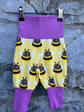 Load image into Gallery viewer, Bees rib pants   0-1m (50-56cm)
