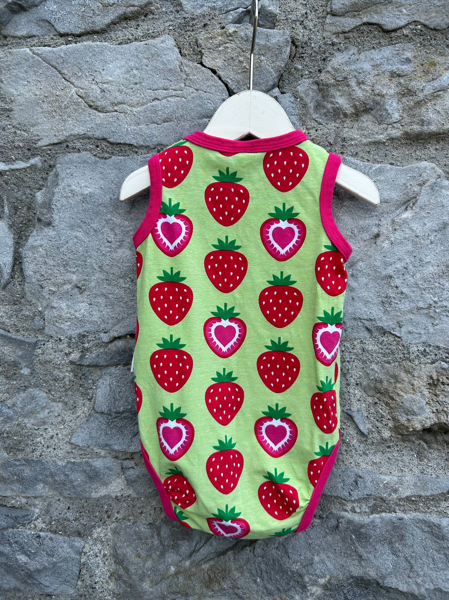 Strawberries green vest  6m (68cm)